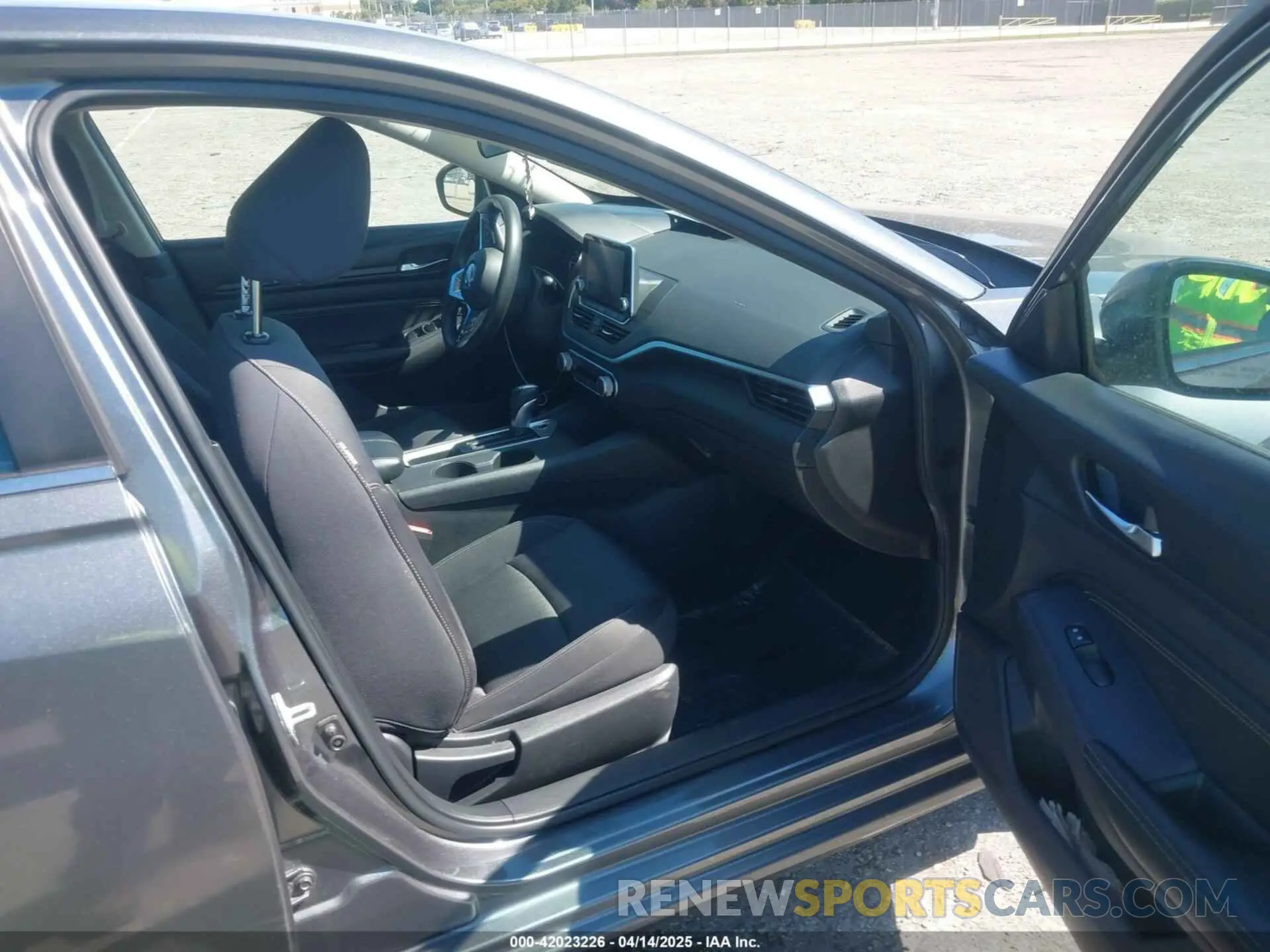 5 Photograph of a damaged car 1N4BL4BV3LC149088 NISSAN ALTIMA 2020