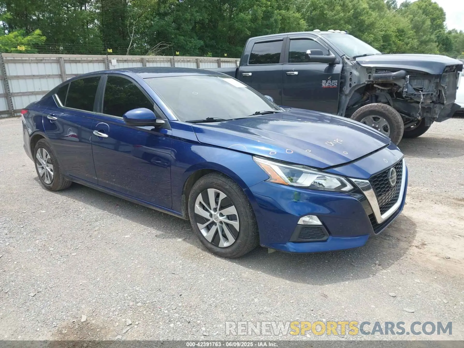 1 Photograph of a damaged car 1N4BL4BV3LC158938 NISSAN ALTIMA 2020