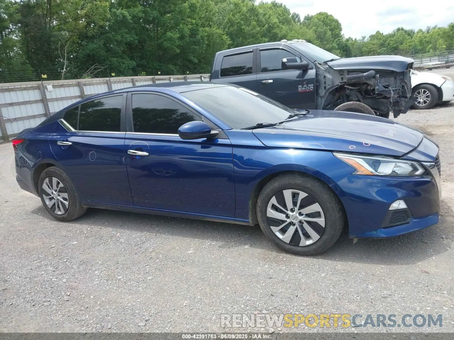 13 Photograph of a damaged car 1N4BL4BV3LC158938 NISSAN ALTIMA 2020