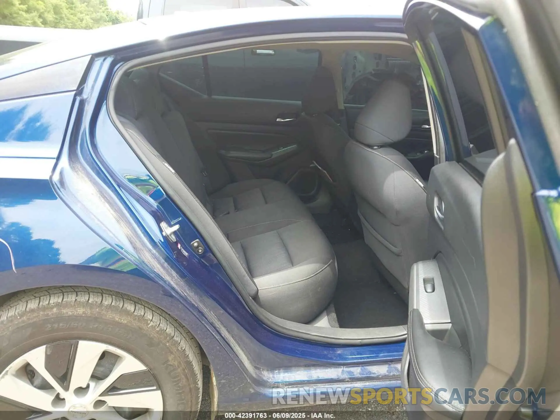 8 Photograph of a damaged car 1N4BL4BV3LC158938 NISSAN ALTIMA 2020