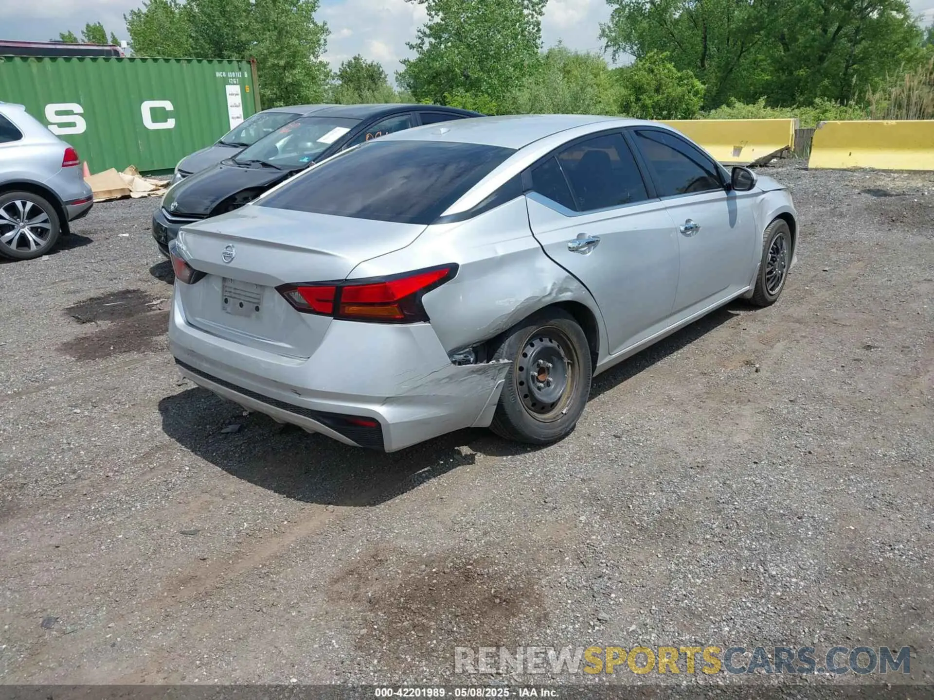 4 Photograph of a damaged car 1N4BL4BV3LC166005 NISSAN ALTIMA 2020