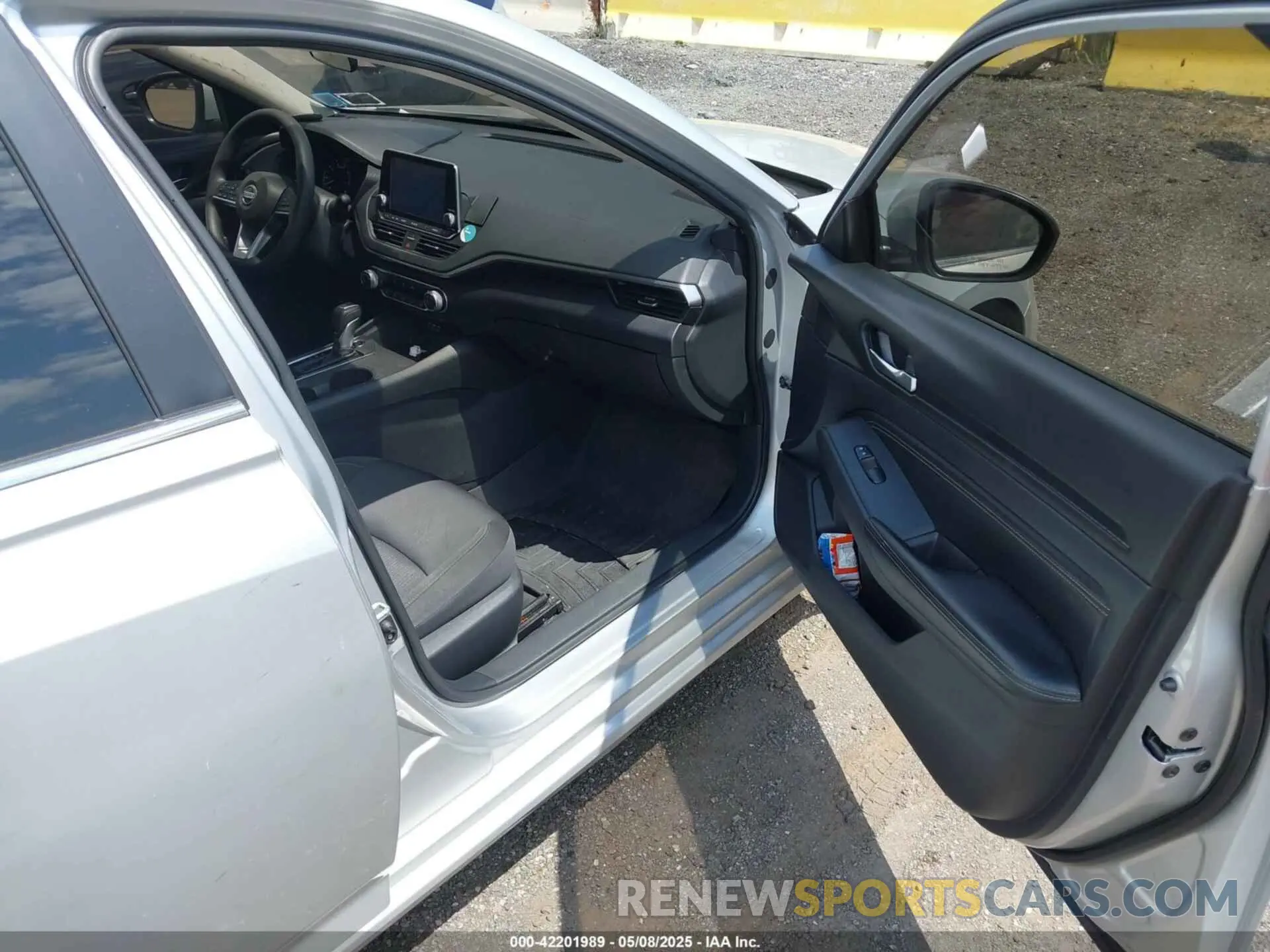5 Photograph of a damaged car 1N4BL4BV3LC166005 NISSAN ALTIMA 2020