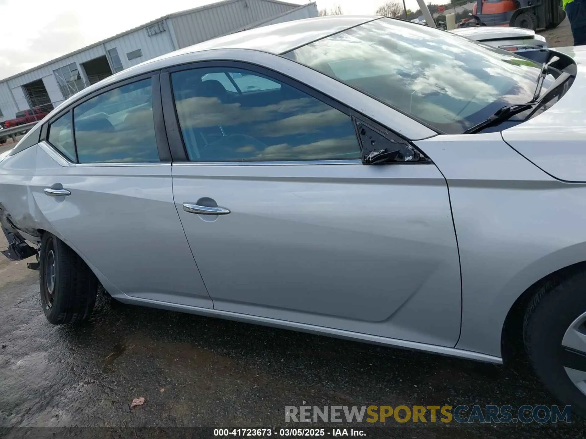 13 Photograph of a damaged car 1N4BL4BV3LC194290 NISSAN ALTIMA 2020