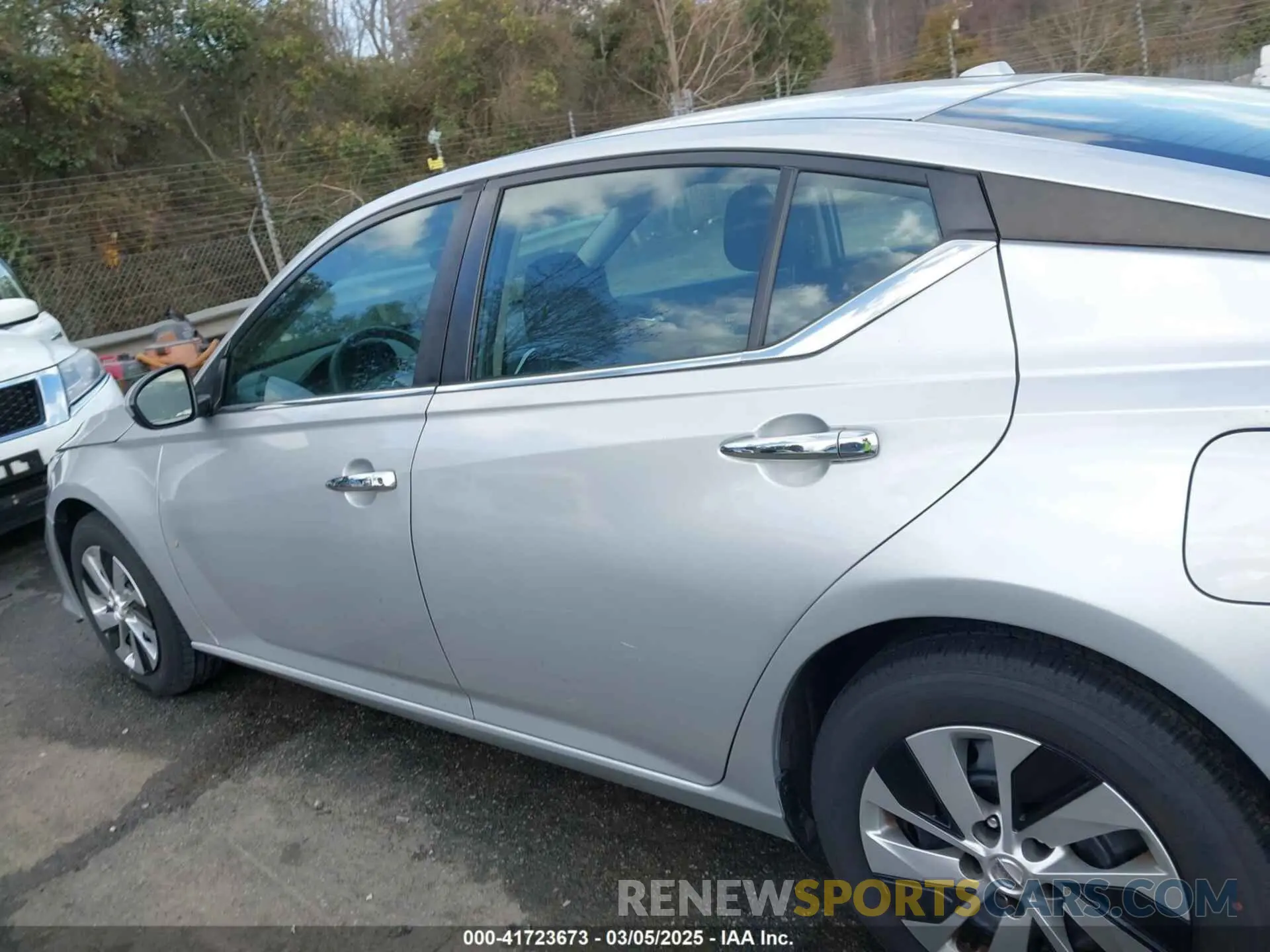 14 Photograph of a damaged car 1N4BL4BV3LC194290 NISSAN ALTIMA 2020