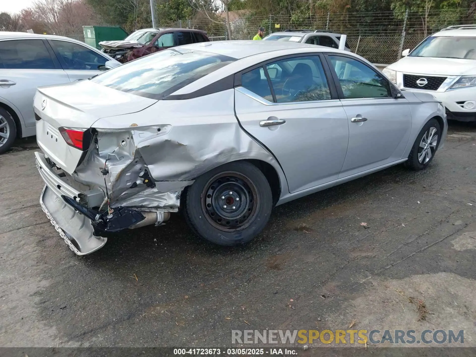 4 Photograph of a damaged car 1N4BL4BV3LC194290 NISSAN ALTIMA 2020