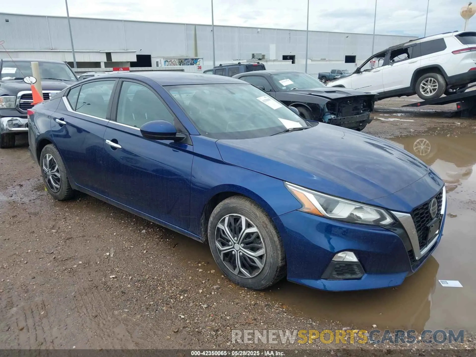 1 Photograph of a damaged car 1N4BL4BV3LC207829 NISSAN ALTIMA 2020