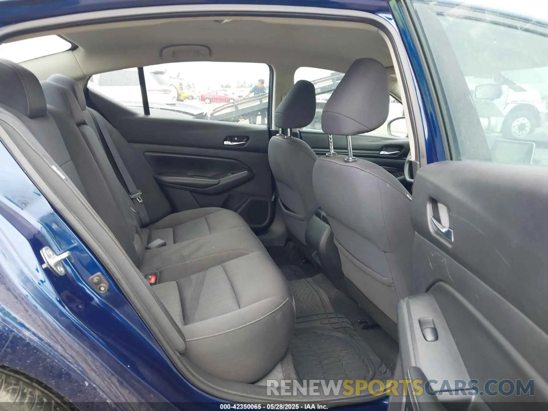 8 Photograph of a damaged car 1N4BL4BV3LC207829 NISSAN ALTIMA 2020
