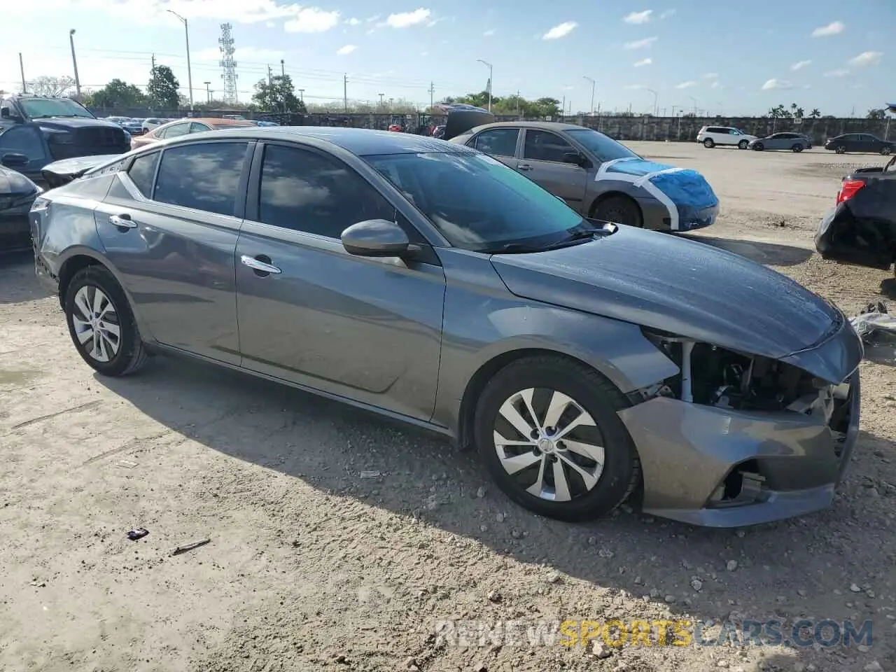 4 Photograph of a damaged car 1N4BL4BV3LC210374 NISSAN ALTIMA 2020