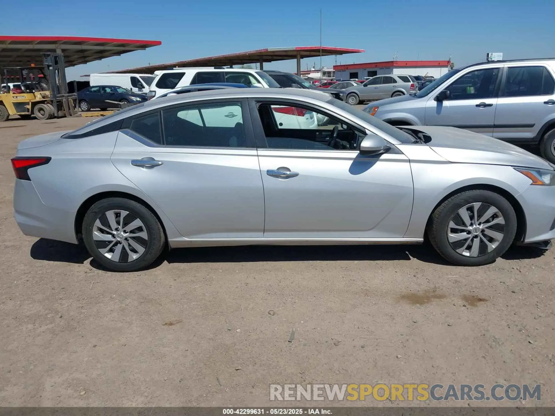 13 Photograph of a damaged car 1N4BL4BV3LC223299 NISSAN ALTIMA 2020