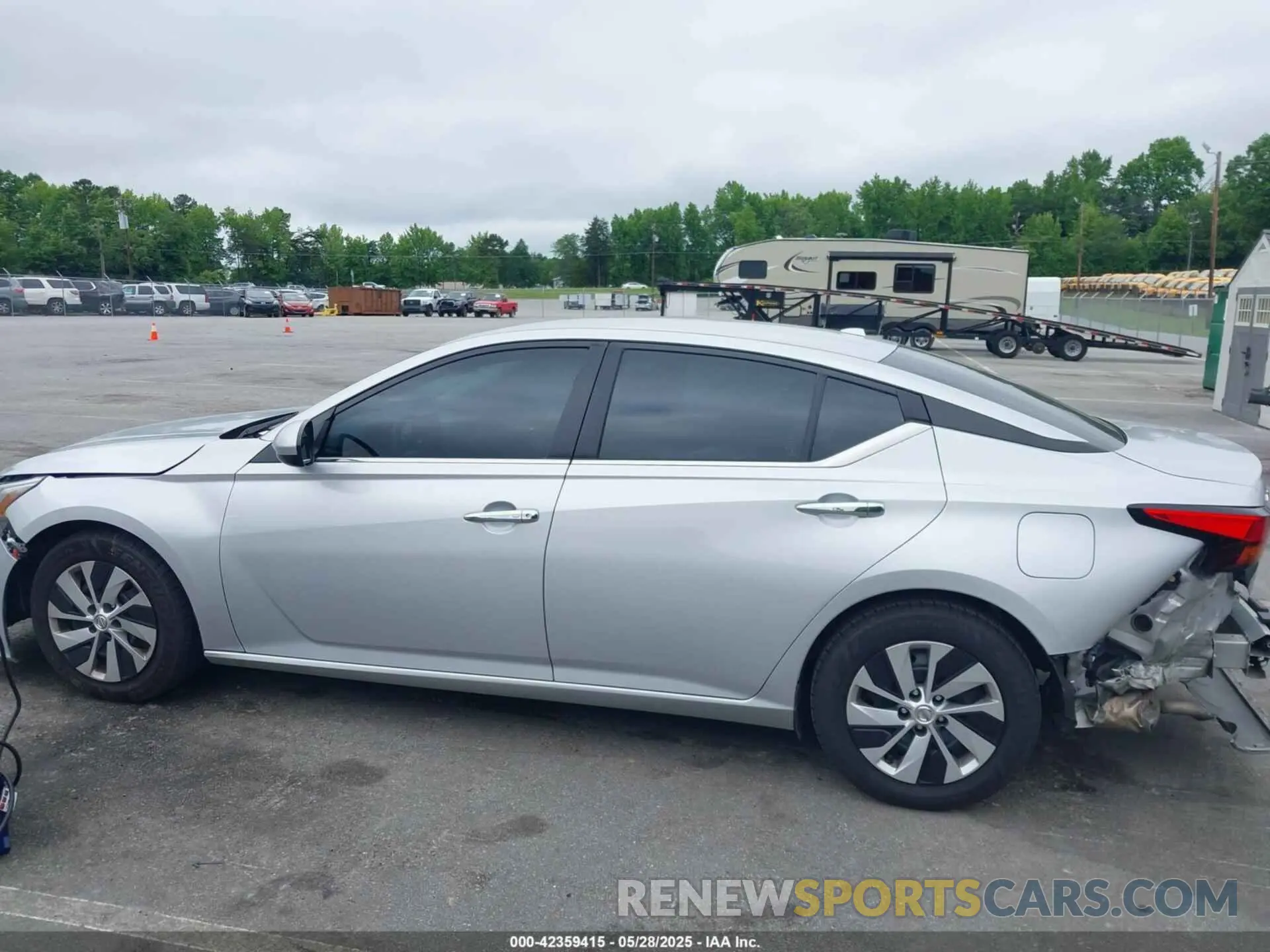 15 Photograph of a damaged car 1N4BL4BV3LC234626 NISSAN ALTIMA 2020
