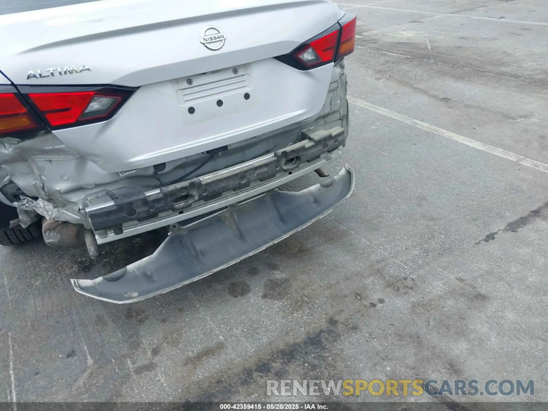 18 Photograph of a damaged car 1N4BL4BV3LC234626 NISSAN ALTIMA 2020