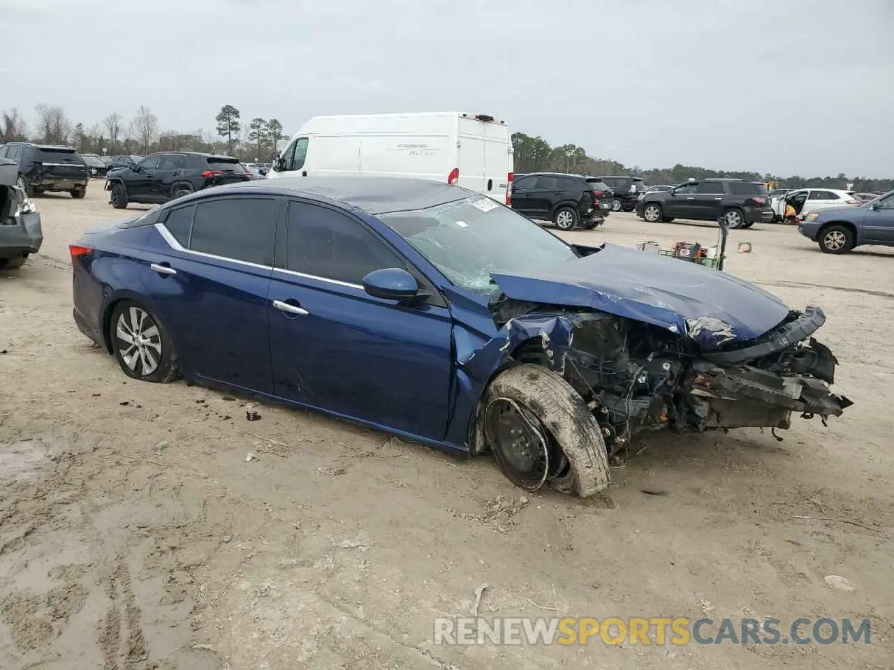 4 Photograph of a damaged car 1N4BL4BV3LC235338 NISSAN ALTIMA 2020