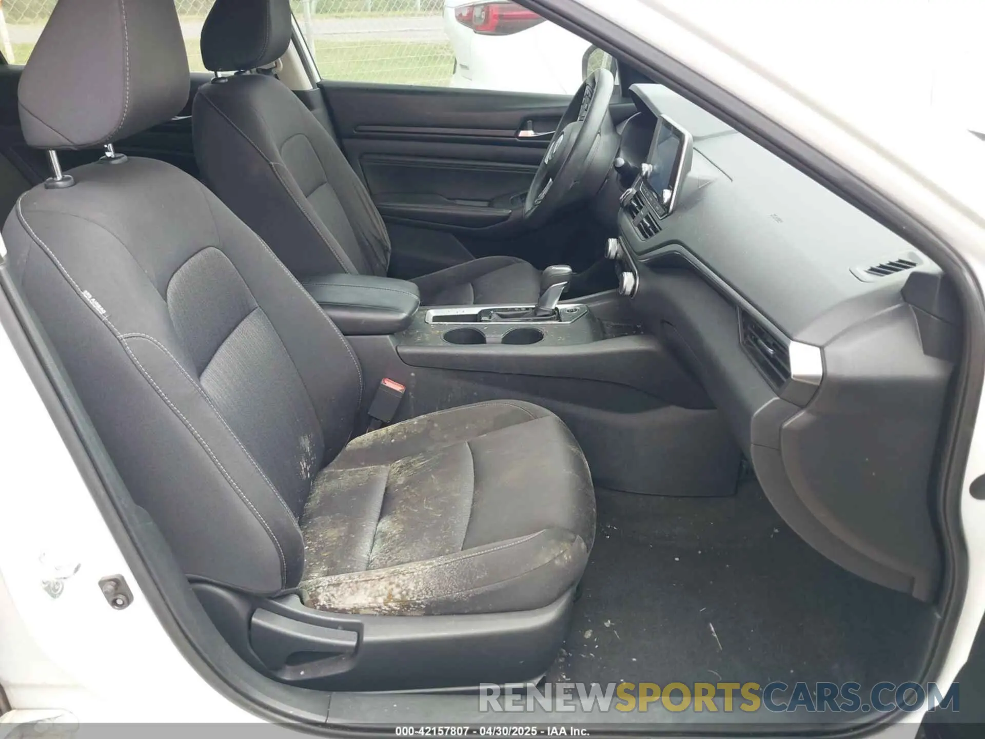 5 Photograph of a damaged car 1N4BL4BV3LC240572 NISSAN ALTIMA 2020