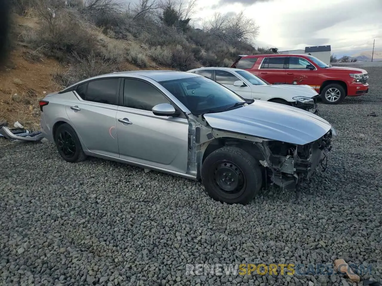 4 Photograph of a damaged car 1N4BL4BV3LC245626 NISSAN ALTIMA 2020
