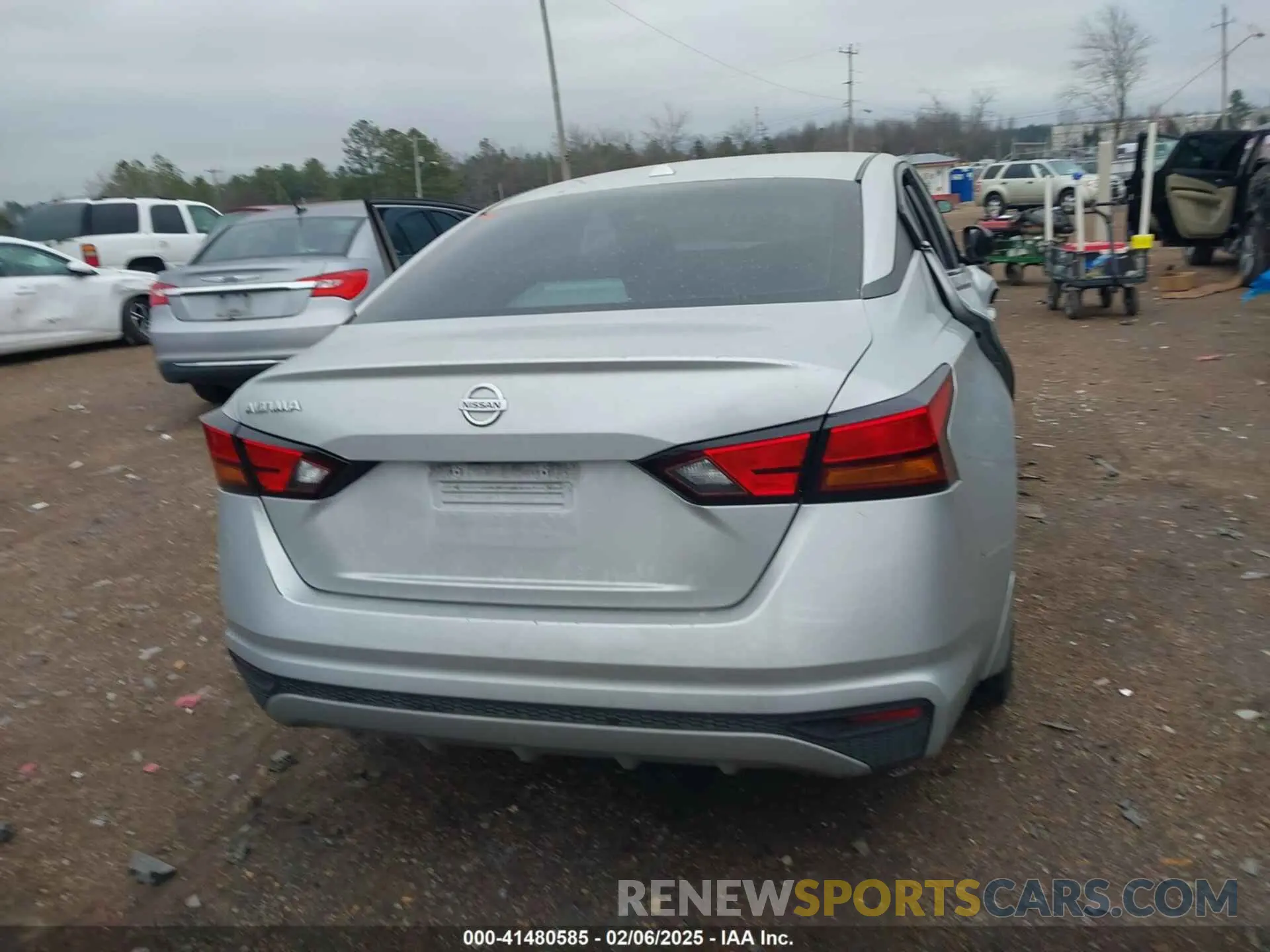 15 Photograph of a damaged car 1N4BL4BV3LC259333 NISSAN ALTIMA 2020