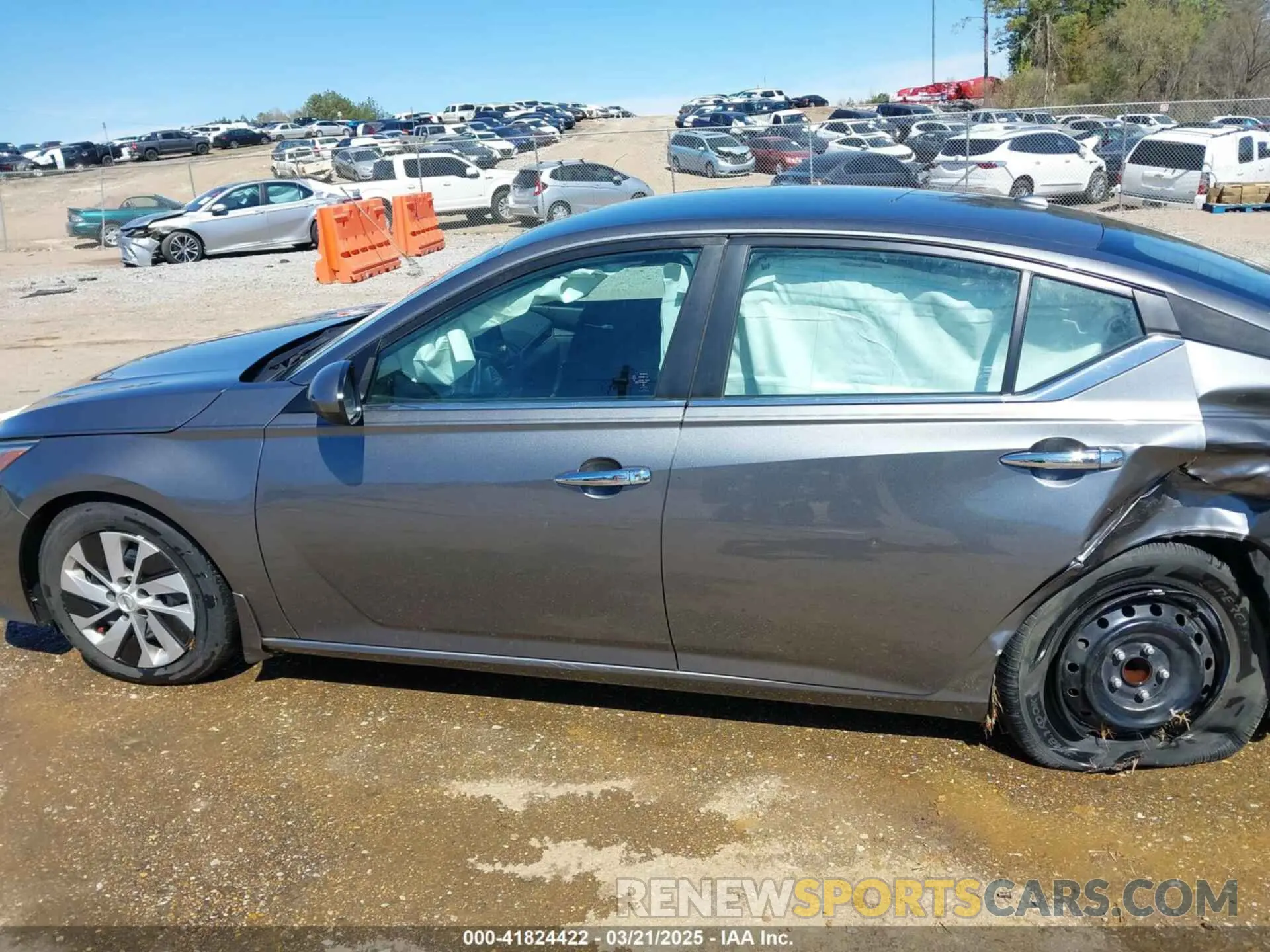 14 Photograph of a damaged car 1N4BL4BV3LC277136 NISSAN ALTIMA 2020