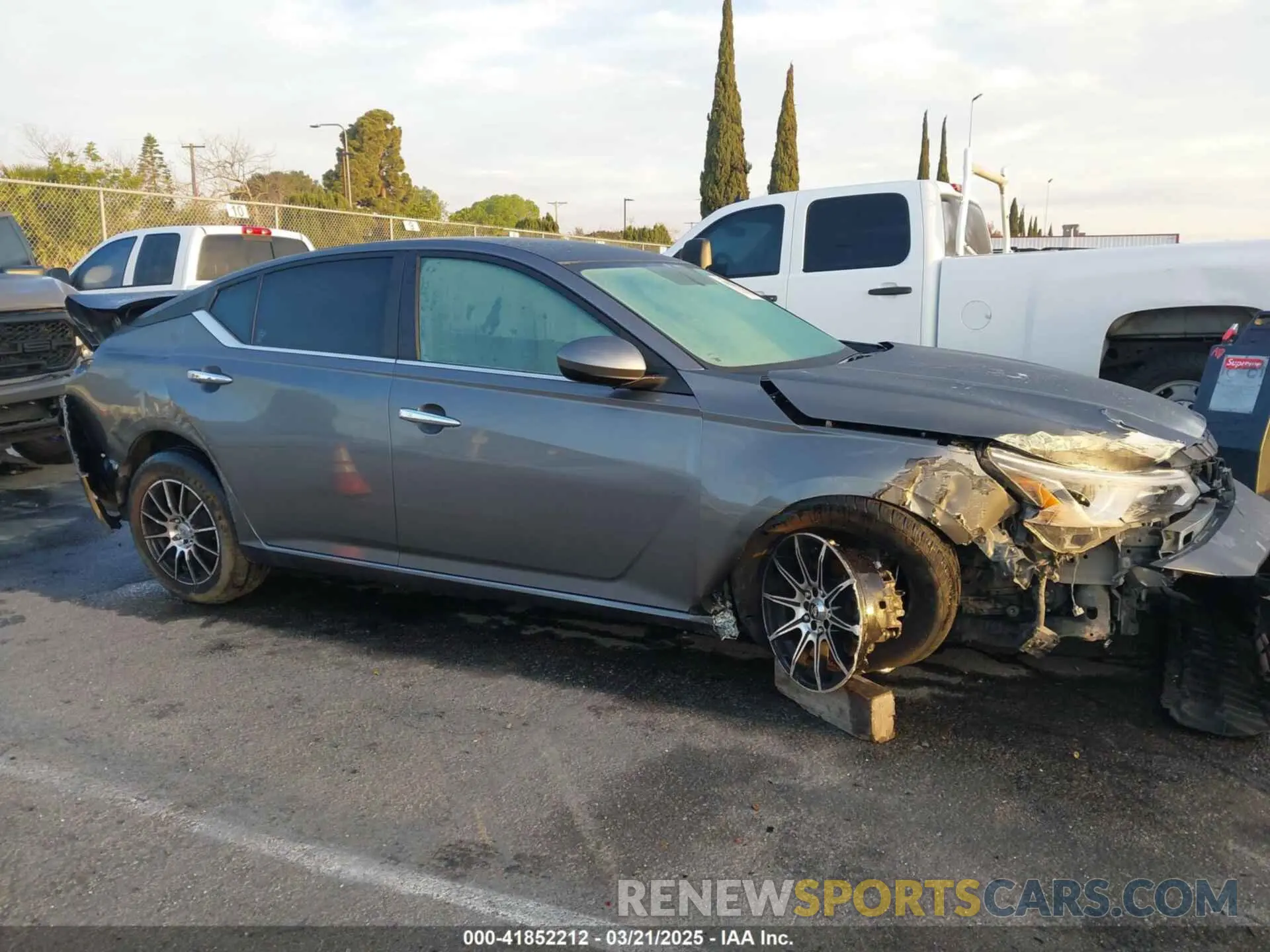13 Photograph of a damaged car 1N4BL4BV3LC277685 NISSAN ALTIMA 2020