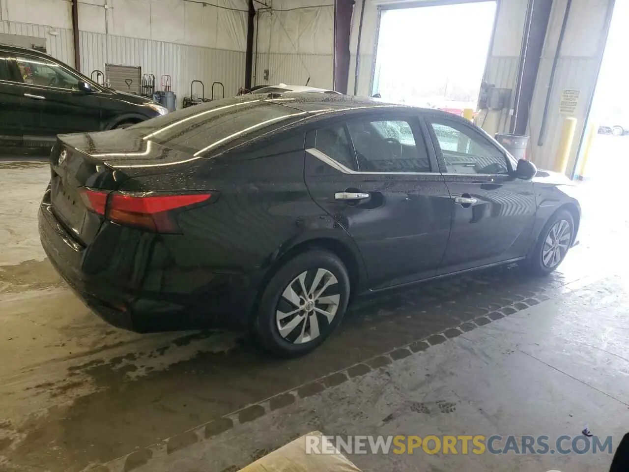 3 Photograph of a damaged car 1N4BL4BV3LC281770 NISSAN ALTIMA 2020