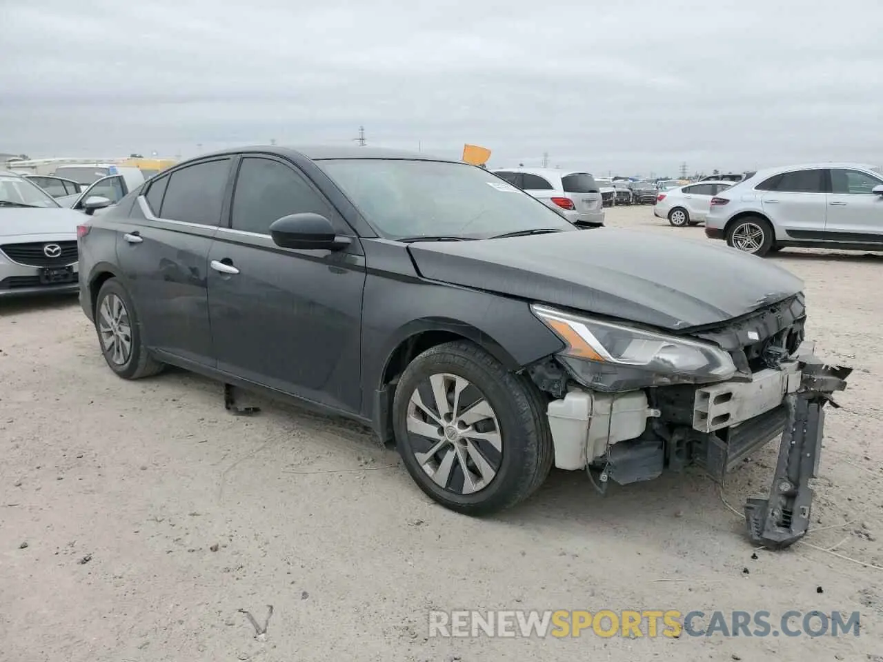 4 Photograph of a damaged car 1N4BL4BV3LN315873 NISSAN ALTIMA 2020