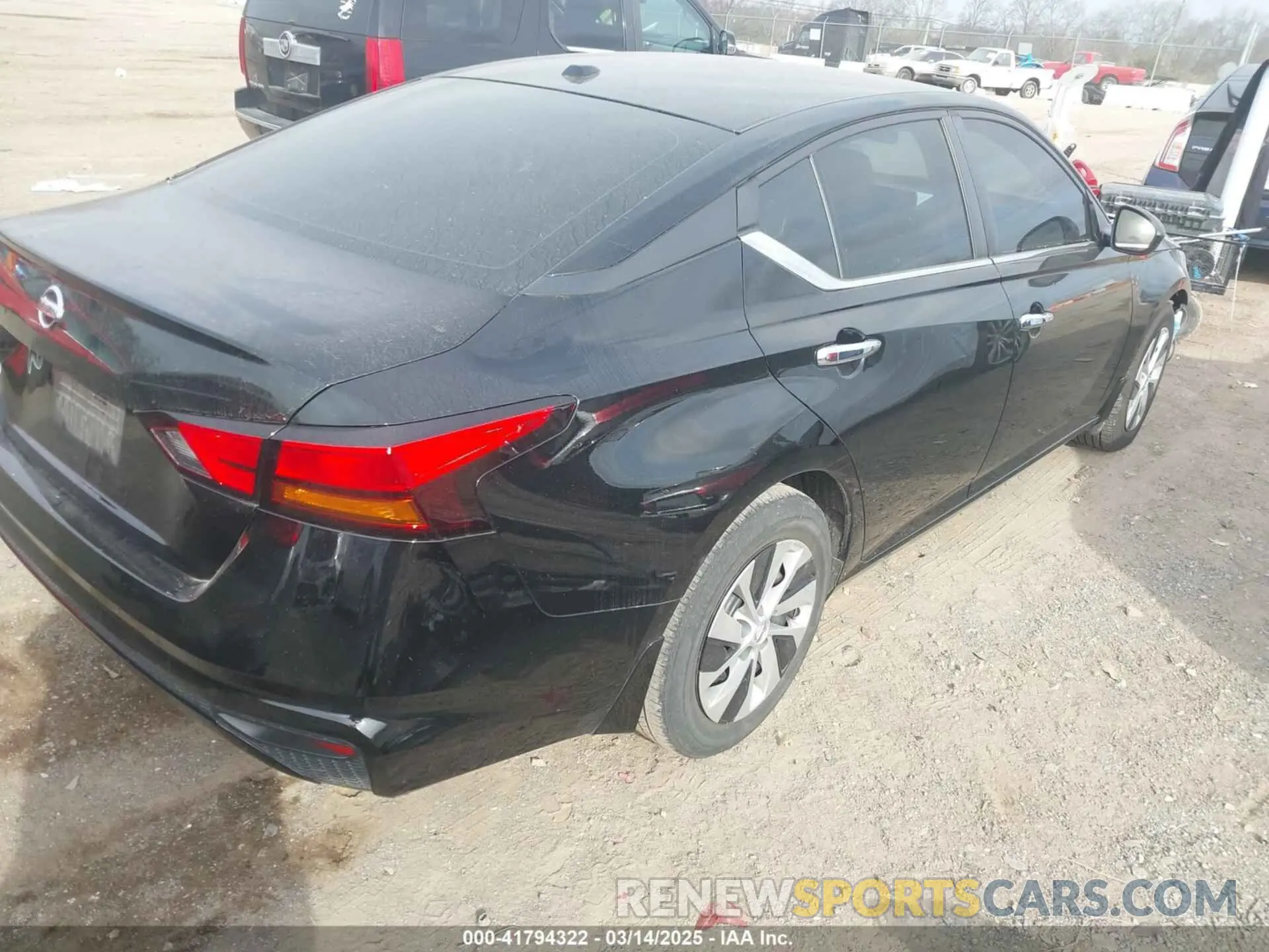 4 Photograph of a damaged car 1N4BL4BV4LC116925 NISSAN ALTIMA 2020