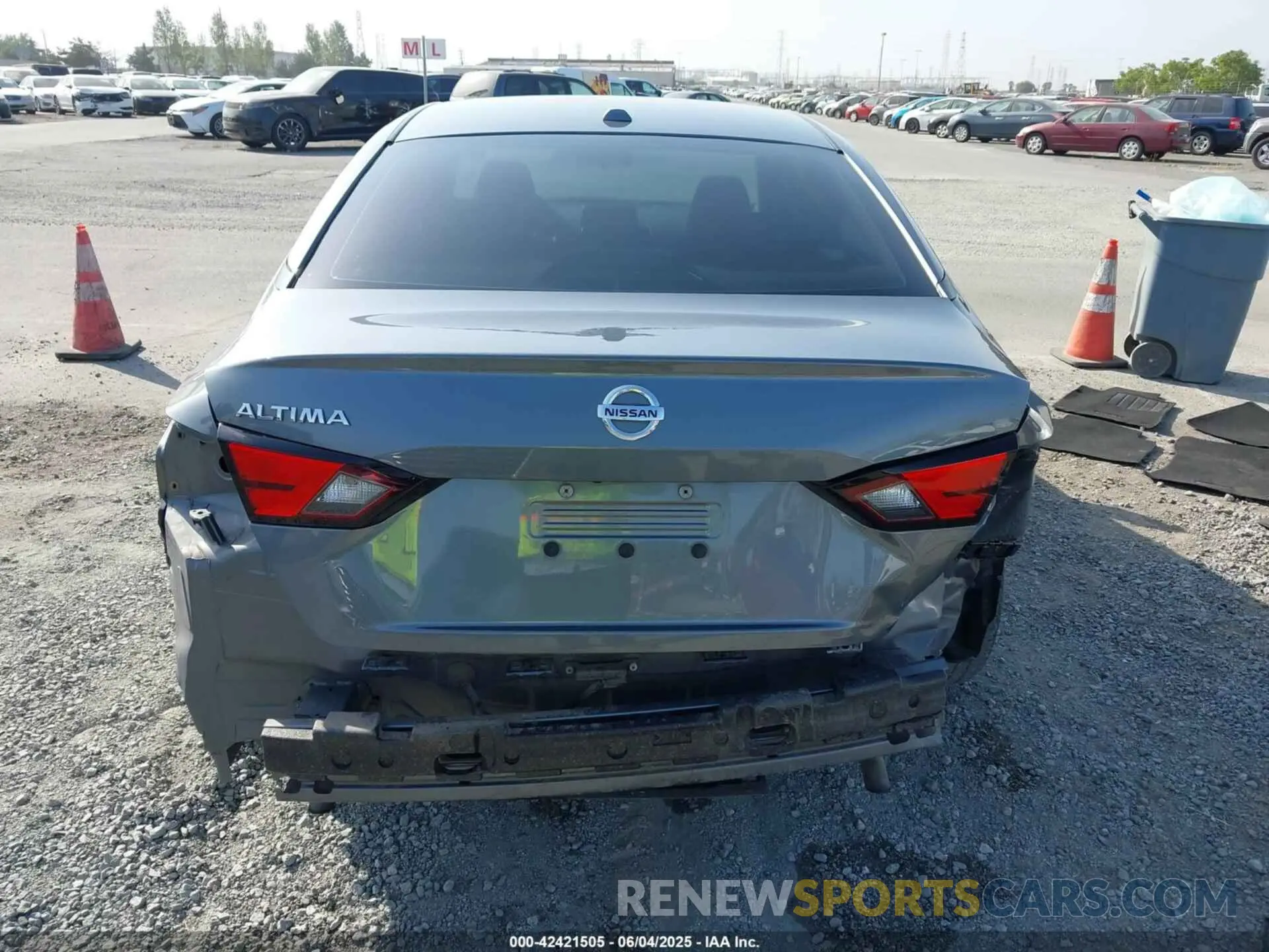 17 Photograph of a damaged car 1N4BL4BV4LC123776 NISSAN ALTIMA 2020