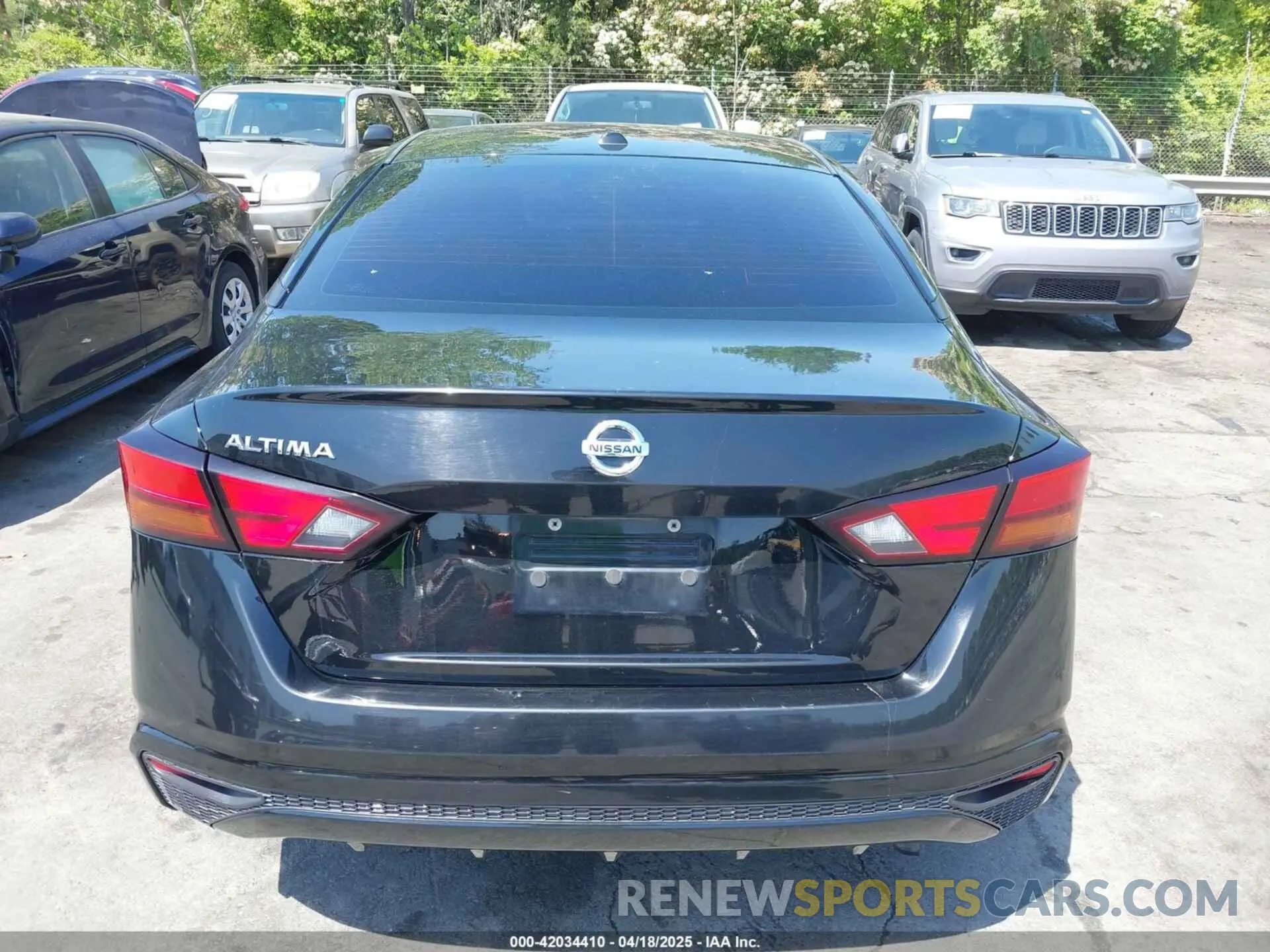 17 Photograph of a damaged car 1N4BL4BV4LC125754 NISSAN ALTIMA 2020