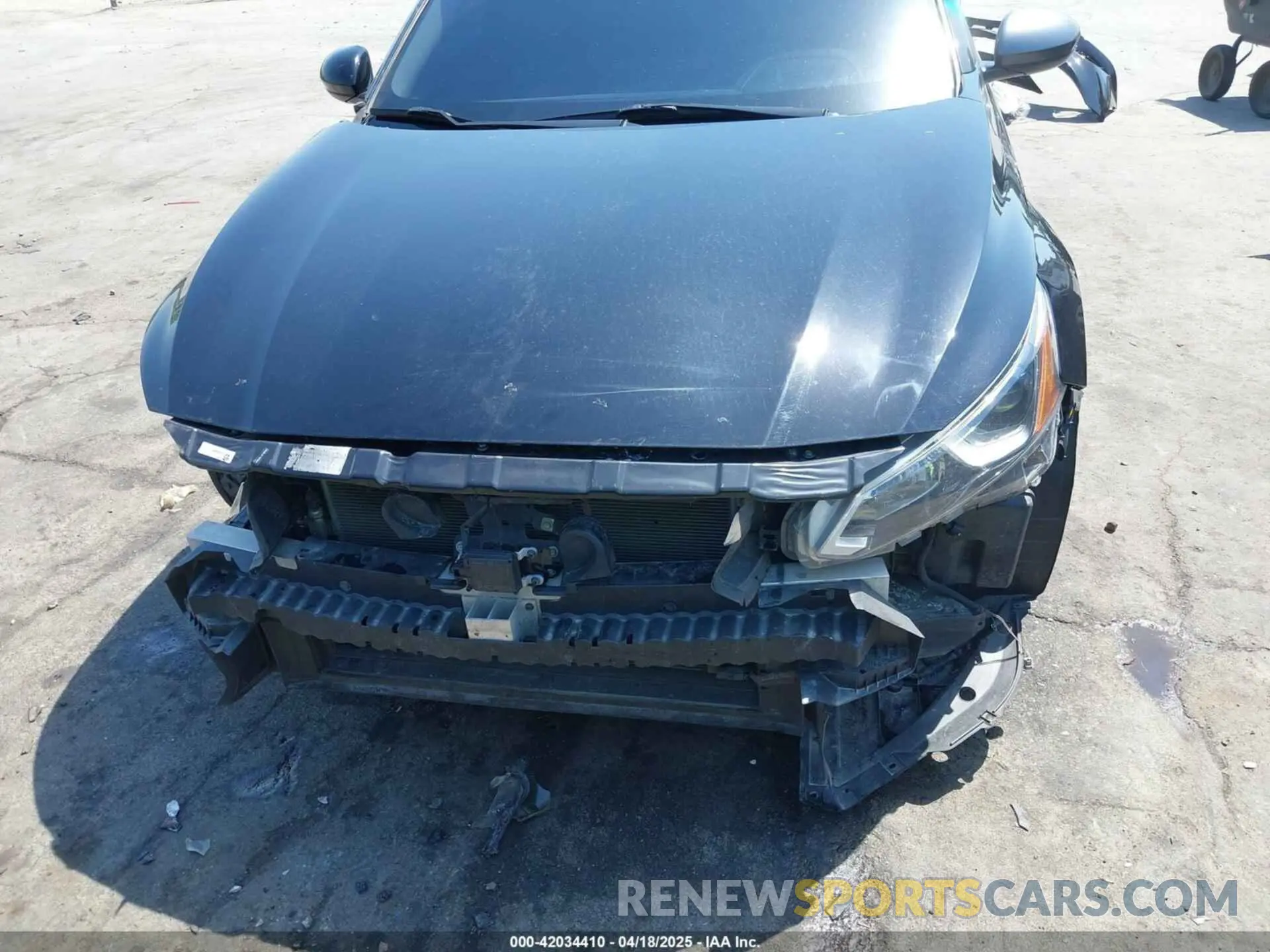 18 Photograph of a damaged car 1N4BL4BV4LC125754 NISSAN ALTIMA 2020