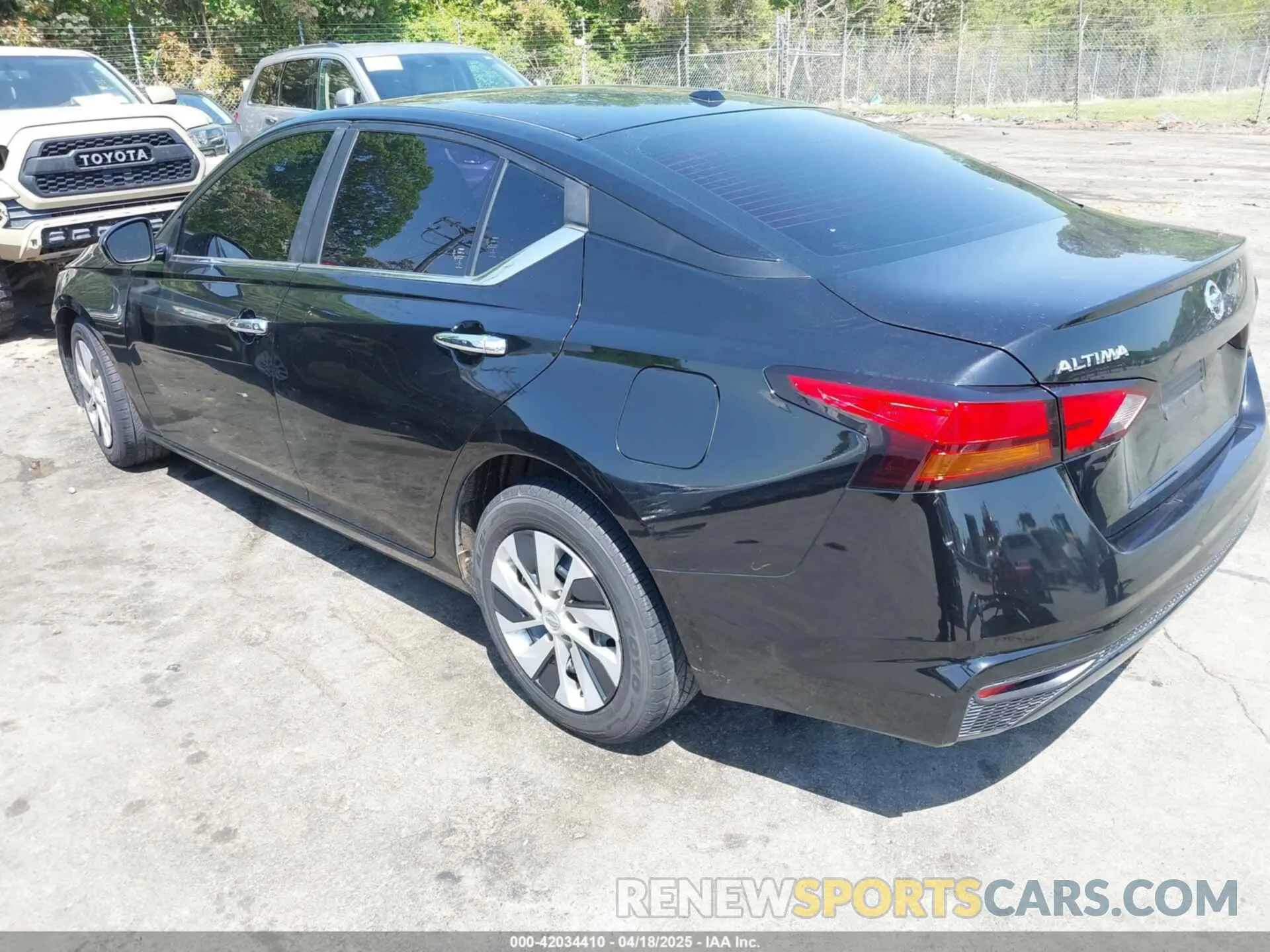3 Photograph of a damaged car 1N4BL4BV4LC125754 NISSAN ALTIMA 2020