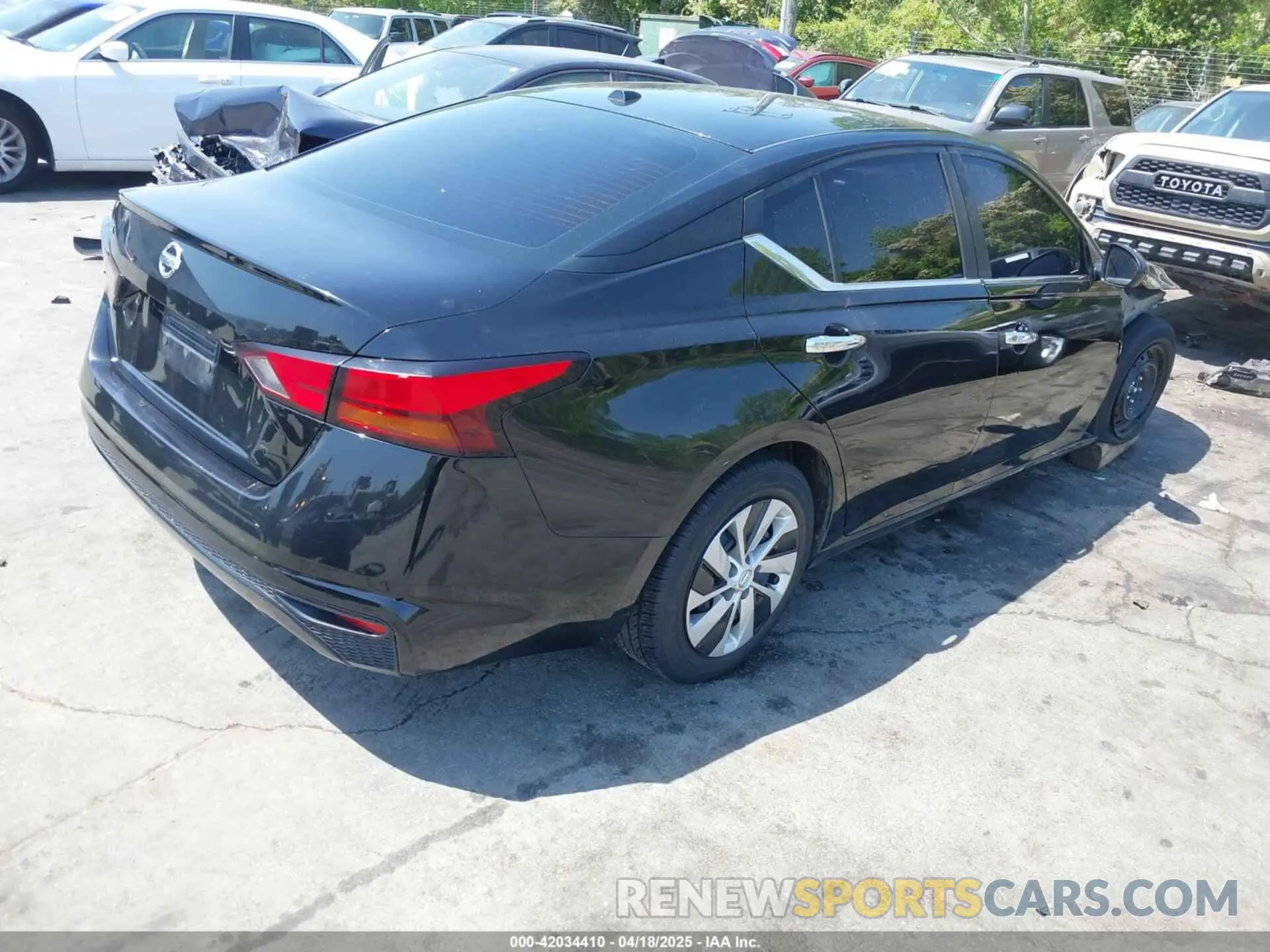 4 Photograph of a damaged car 1N4BL4BV4LC125754 NISSAN ALTIMA 2020