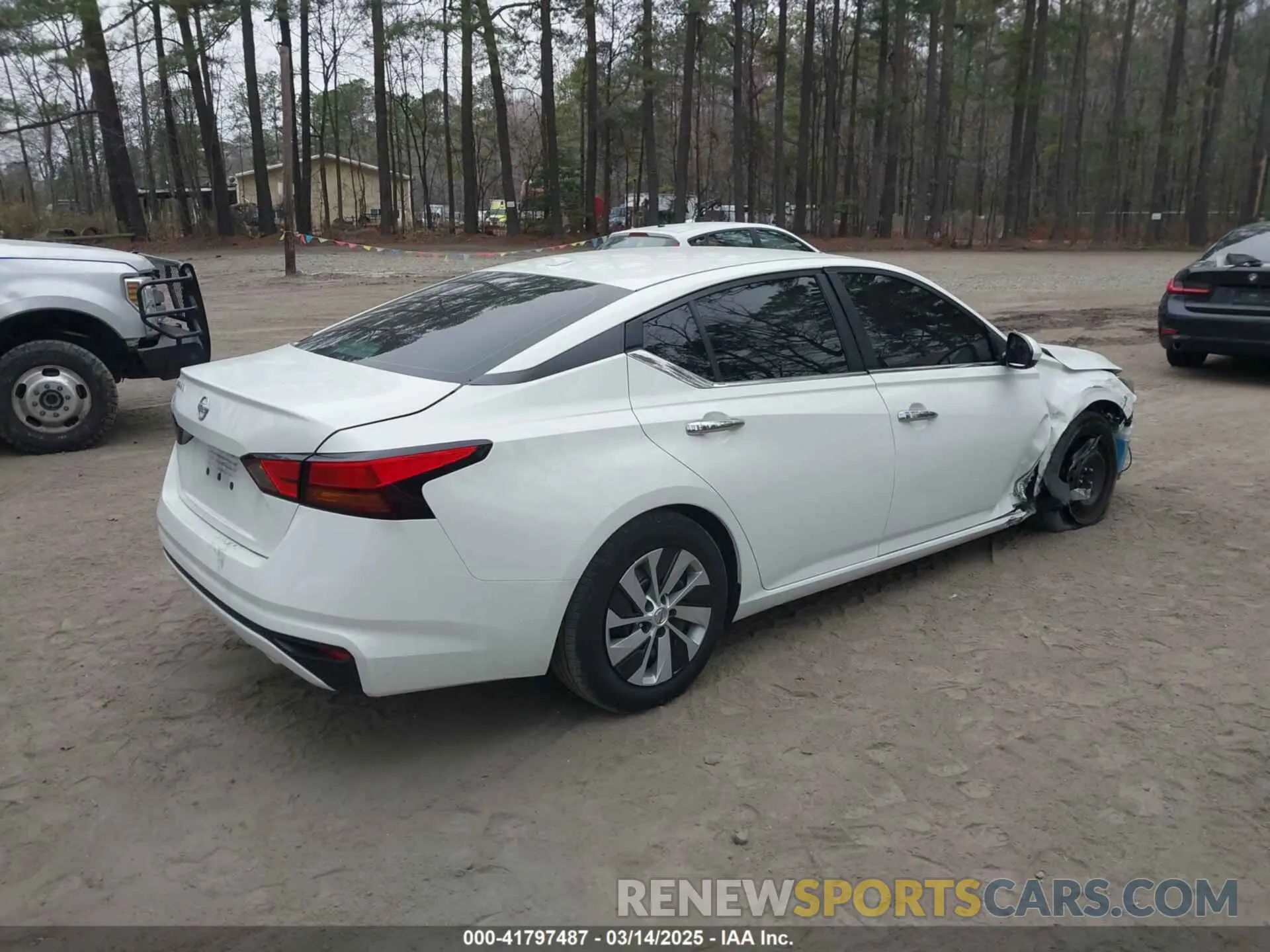 4 Photograph of a damaged car 1N4BL4BV4LC127245 NISSAN ALTIMA 2020