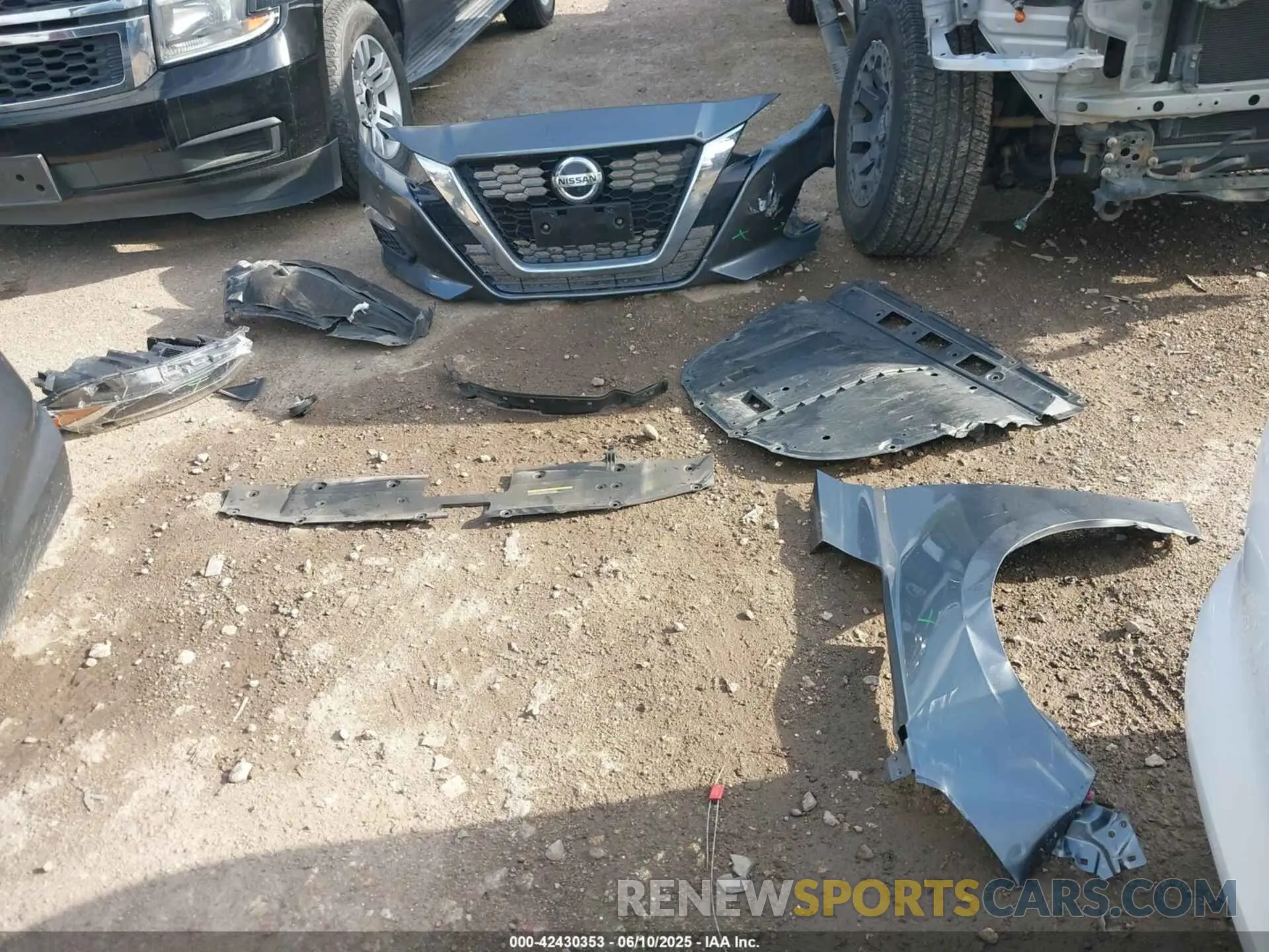 12 Photograph of a damaged car 1N4BL4BV4LC128363 NISSAN ALTIMA 2020