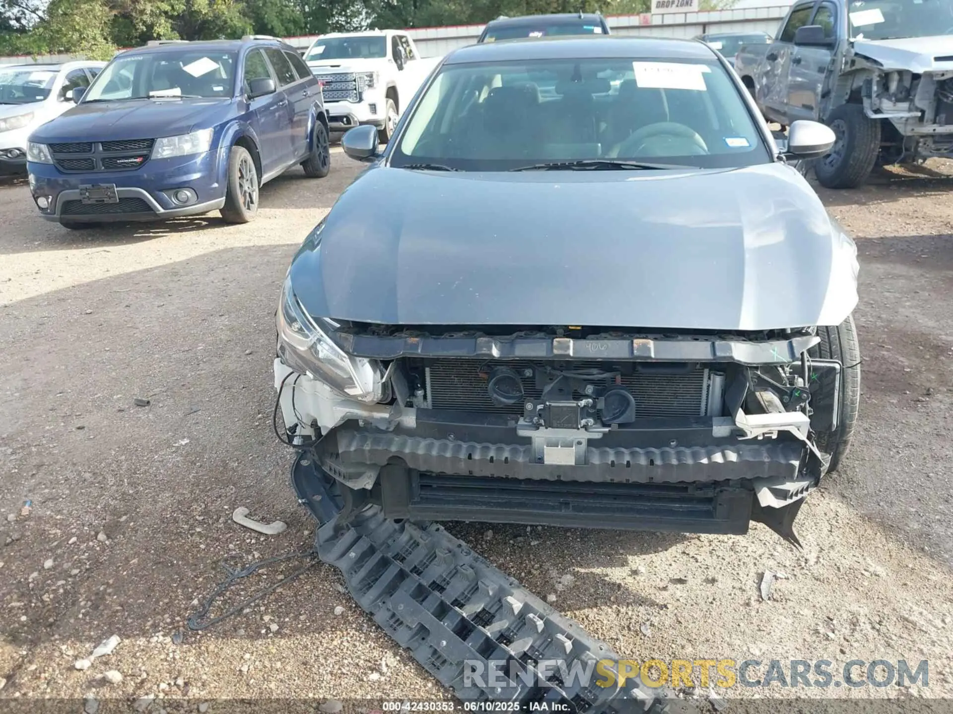 13 Photograph of a damaged car 1N4BL4BV4LC128363 NISSAN ALTIMA 2020