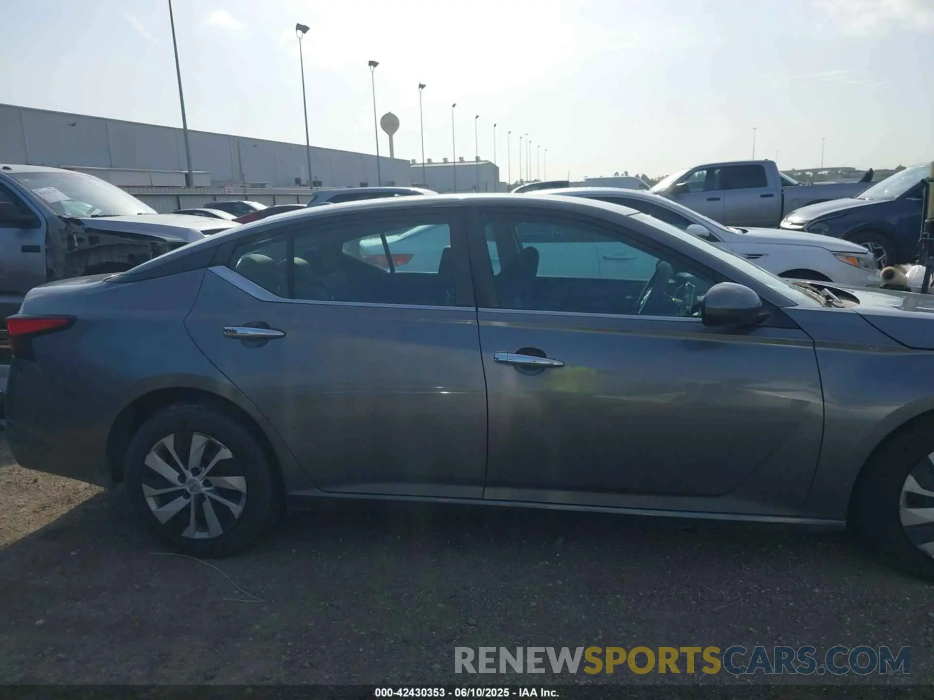 14 Photograph of a damaged car 1N4BL4BV4LC128363 NISSAN ALTIMA 2020
