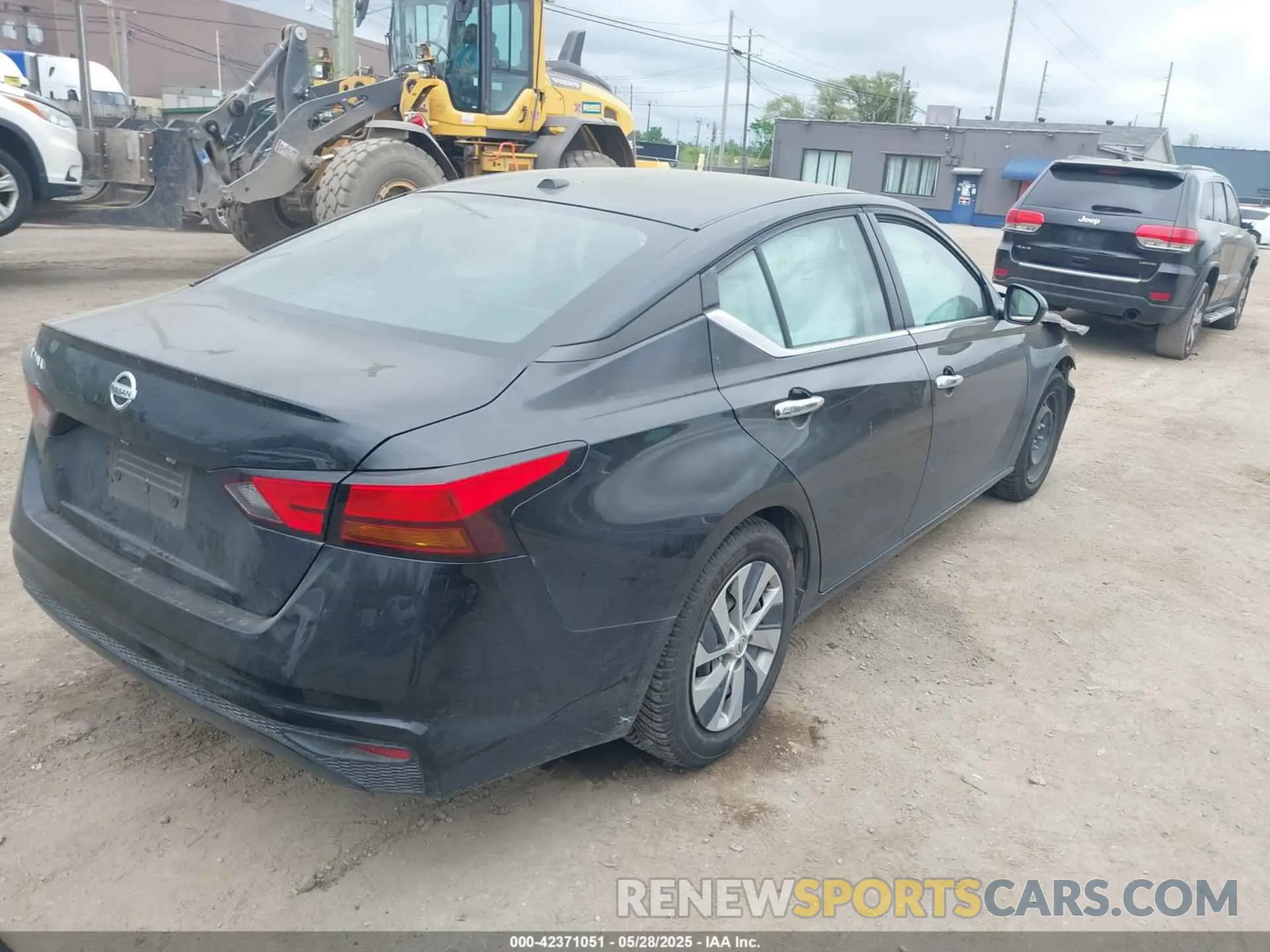 4 Photograph of a damaged car 1N4BL4BV4LC132445 NISSAN ALTIMA 2020