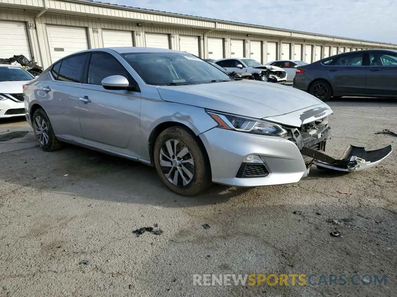 4 Photograph of a damaged car 1N4BL4BV4LC133840 NISSAN ALTIMA 2020