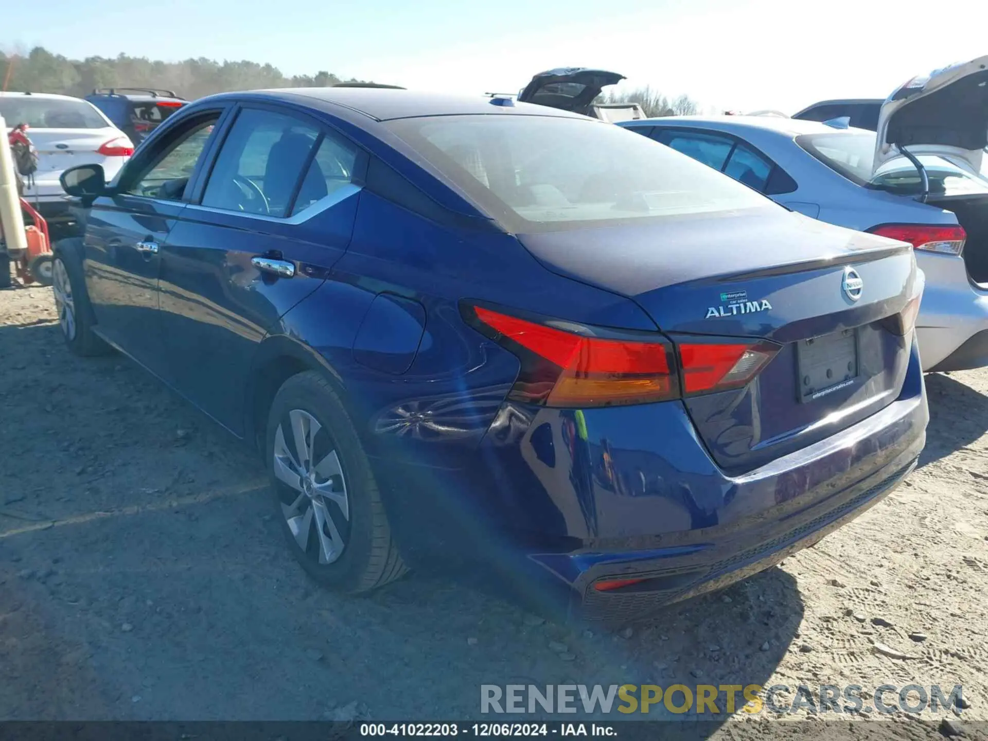 3 Photograph of a damaged car 1N4BL4BV4LC170810 NISSAN ALTIMA 2020
