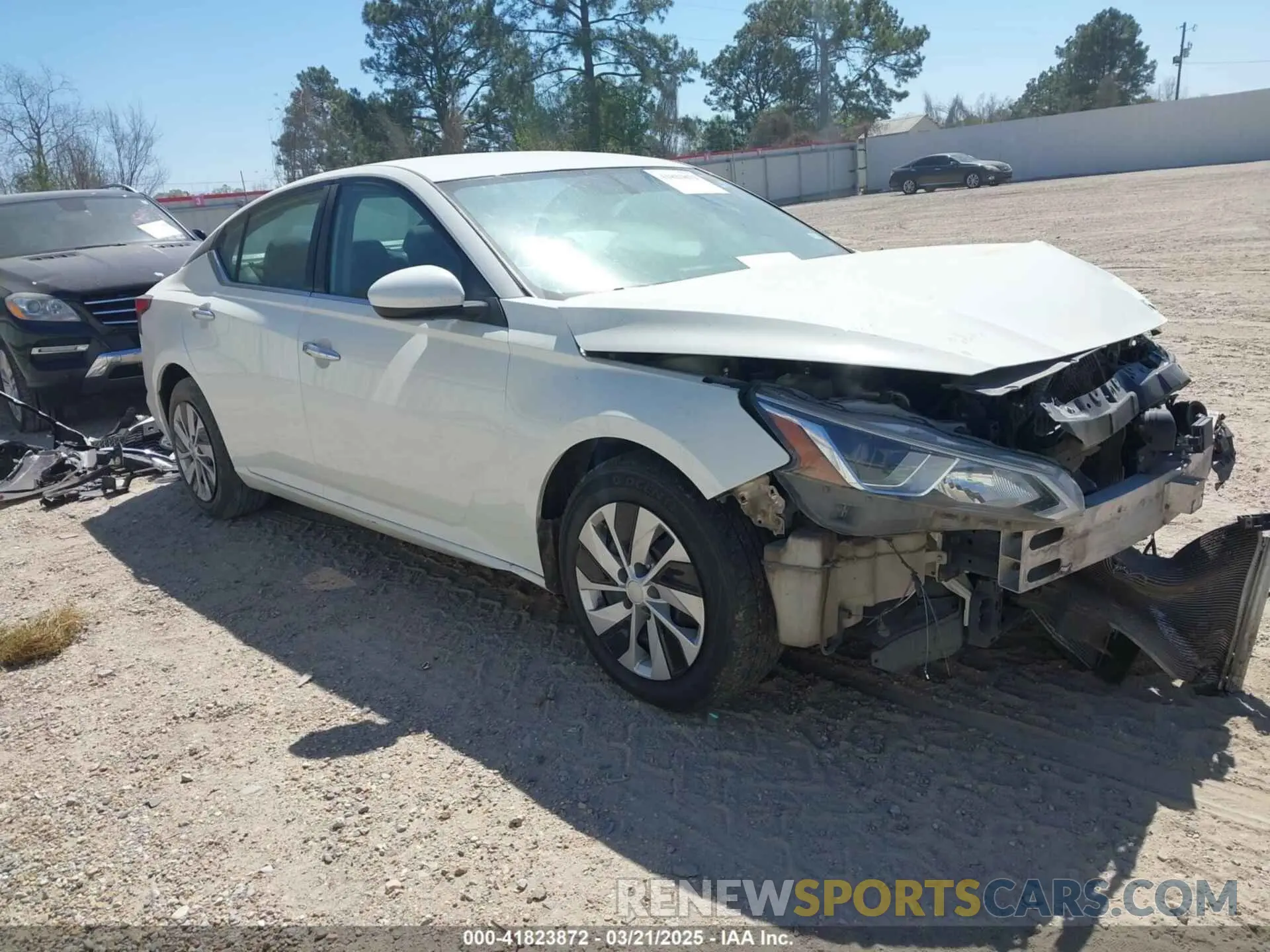 1 Photograph of a damaged car 1N4BL4BV4LC198817 NISSAN ALTIMA 2020