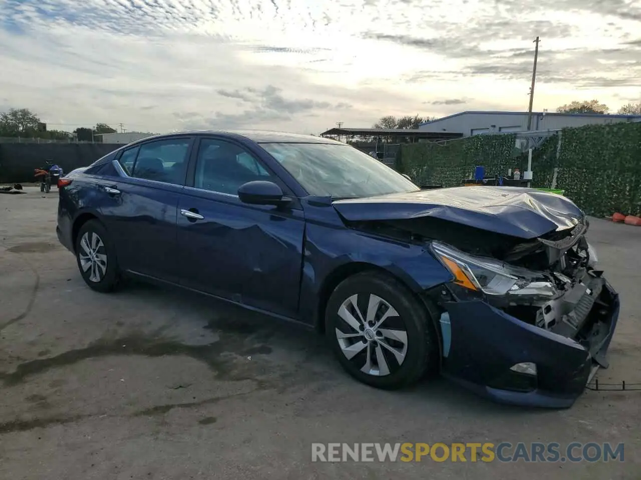 4 Photograph of a damaged car 1N4BL4BV4LC211047 NISSAN ALTIMA 2020