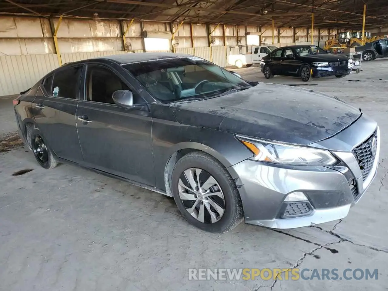 4 Photograph of a damaged car 1N4BL4BV4LC212733 NISSAN ALTIMA 2020