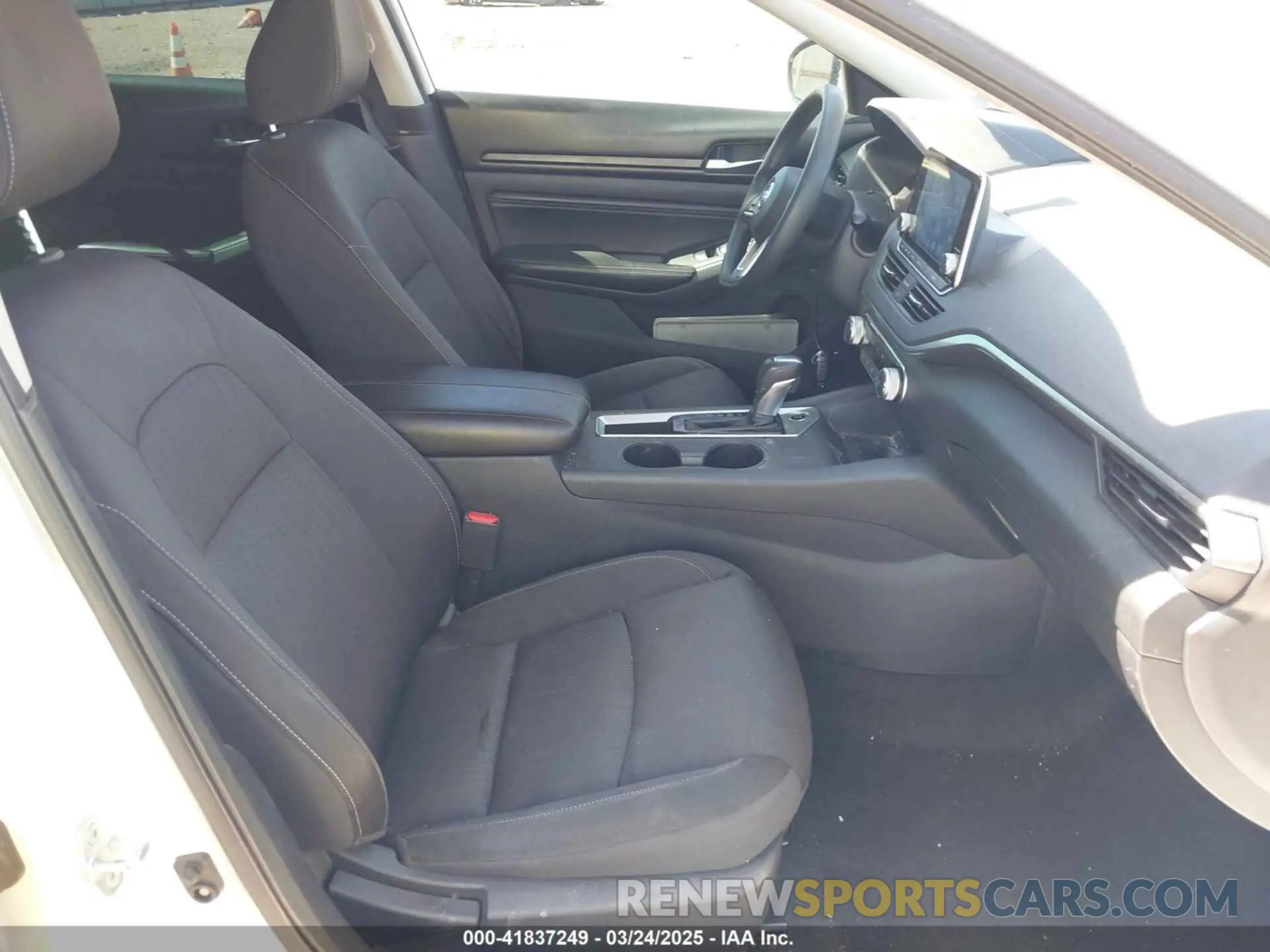 5 Photograph of a damaged car 1N4BL4BV4LC213462 NISSAN ALTIMA 2020