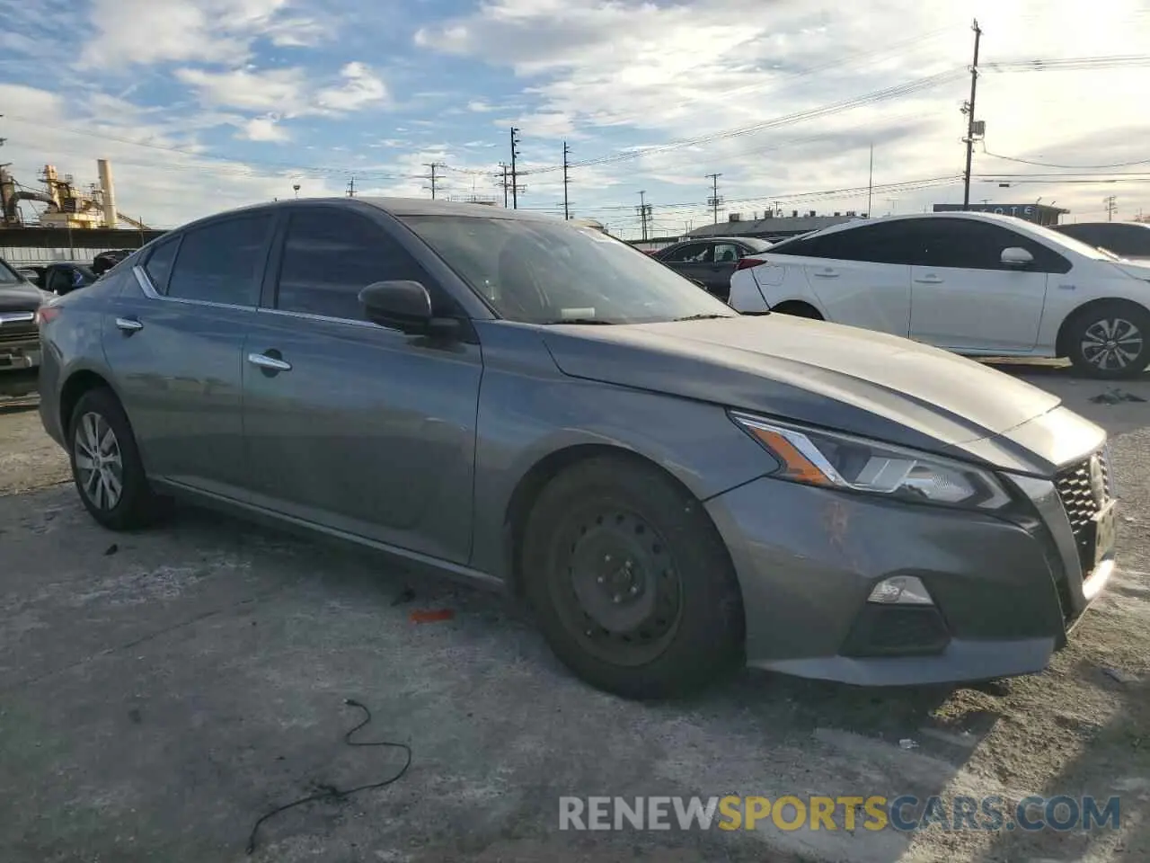 4 Photograph of a damaged car 1N4BL4BV4LC217589 NISSAN ALTIMA 2020