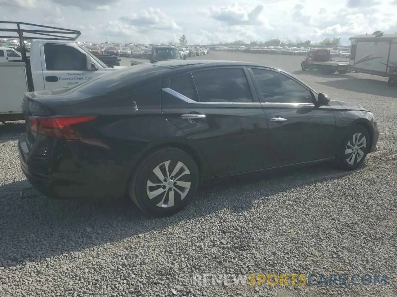 3 Photograph of a damaged car 1N4BL4BV4LC218323 NISSAN ALTIMA 2020