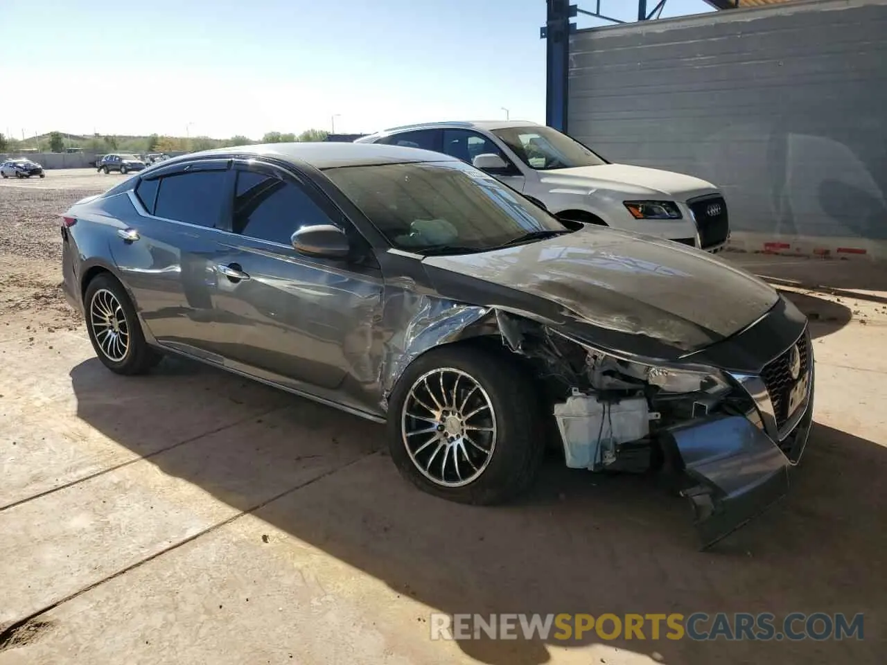 4 Photograph of a damaged car 1N4BL4BV4LC218743 NISSAN ALTIMA 2020