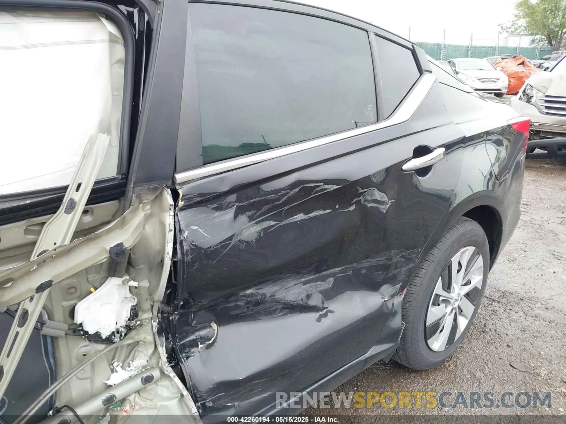 16 Photograph of a damaged car 1N4BL4BV4LC239866 NISSAN ALTIMA 2020