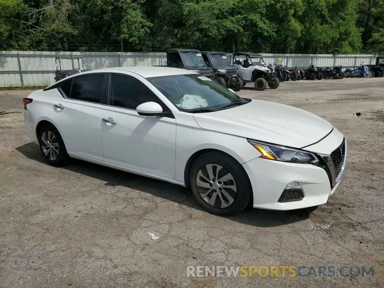 4 Photograph of a damaged car 1N4BL4BV4LC245957 NISSAN ALTIMA 2020