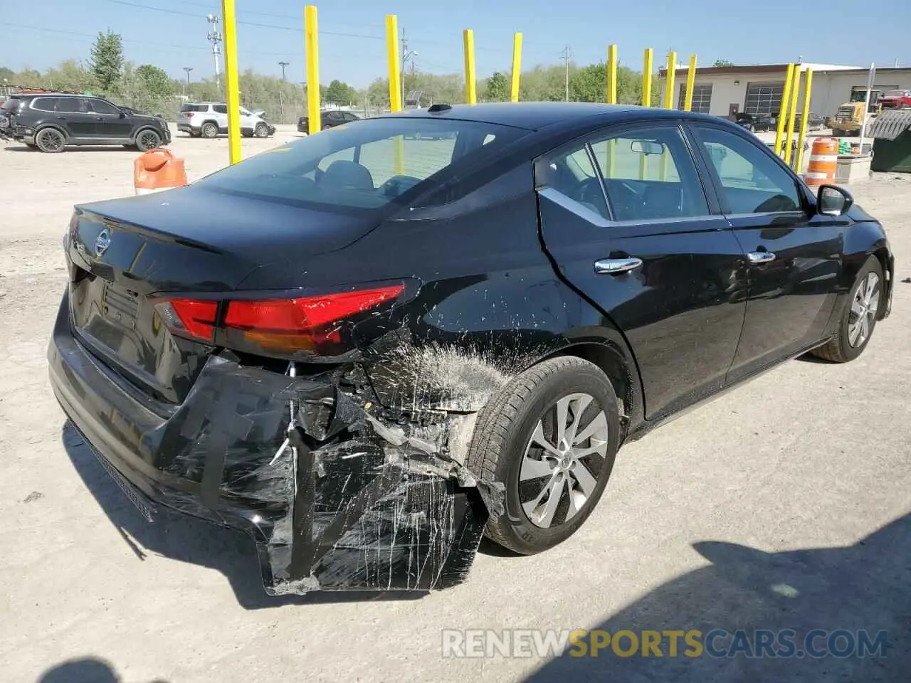3 Photograph of a damaged car 1N4BL4BV4LC248972 NISSAN ALTIMA 2020