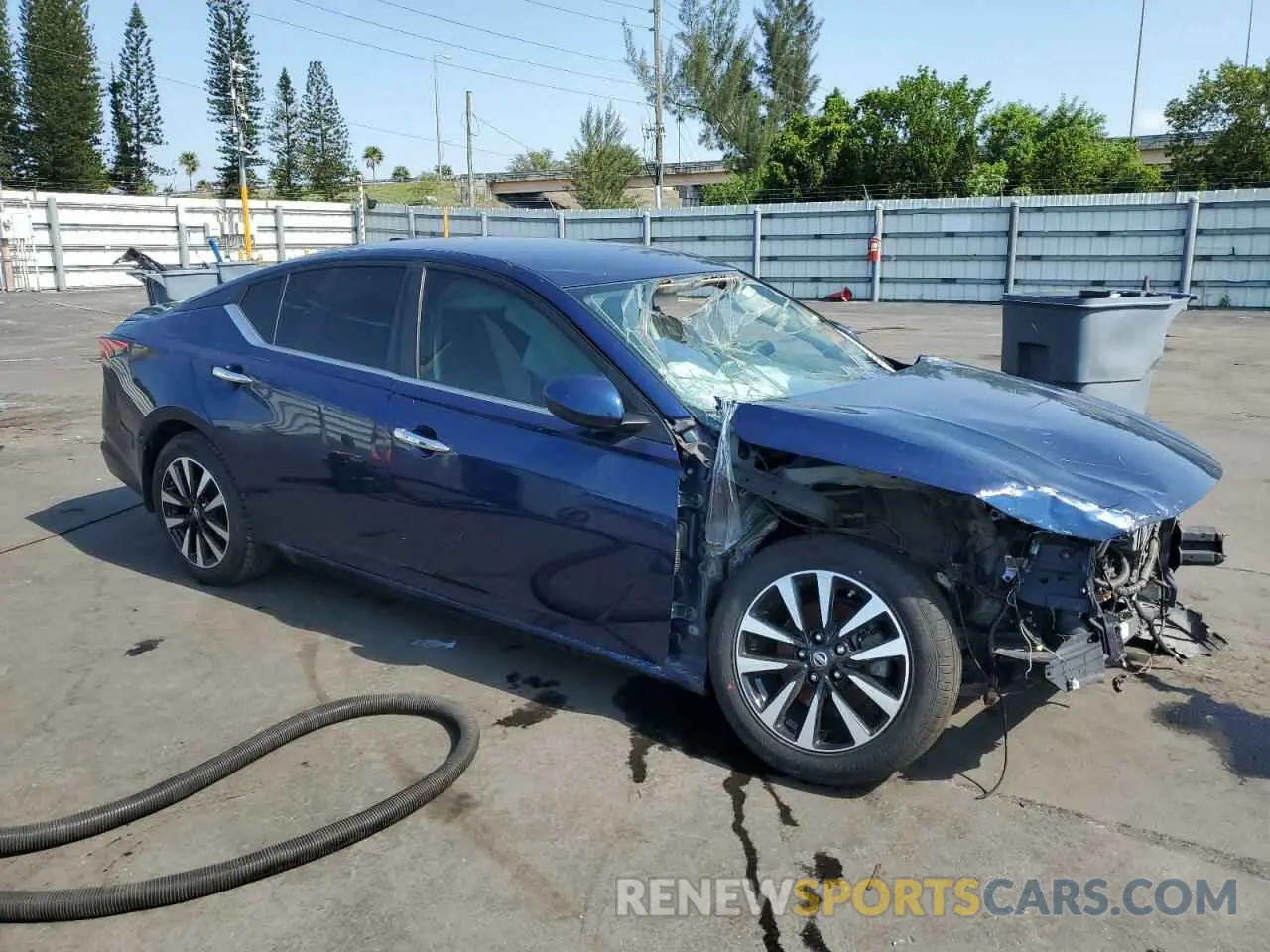 4 Photograph of a damaged car 1N4BL4BV4LC259762 NISSAN ALTIMA 2020