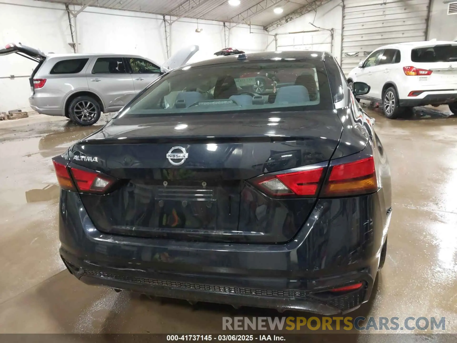17 Photograph of a damaged car 1N4BL4BV4LC266680 NISSAN ALTIMA 2020
