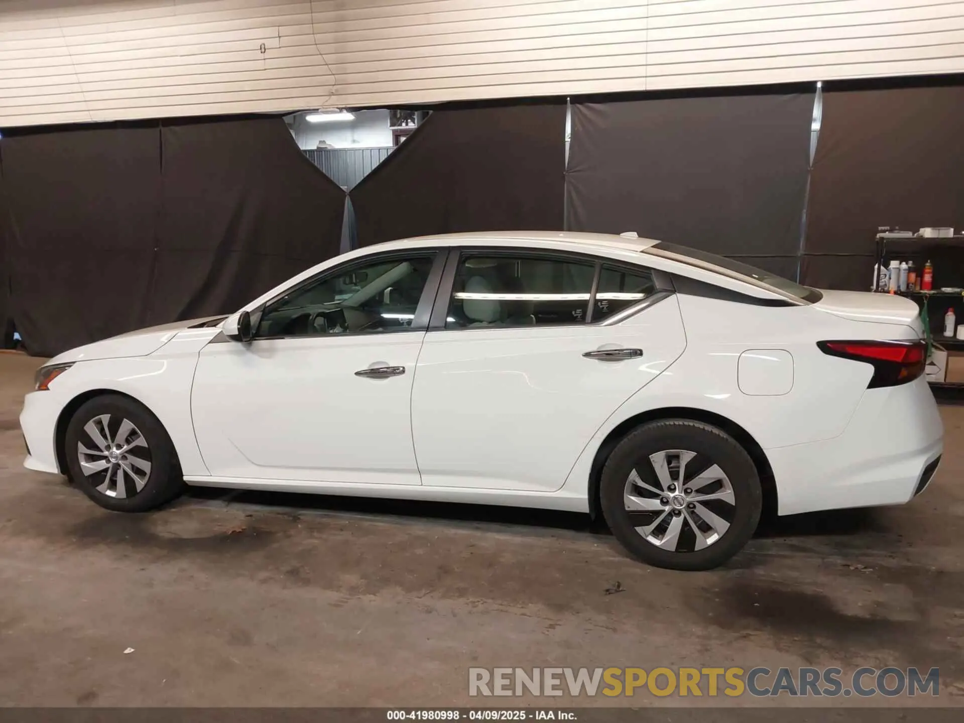 15 Photograph of a damaged car 1N4BL4BV4LC271734 NISSAN ALTIMA 2020