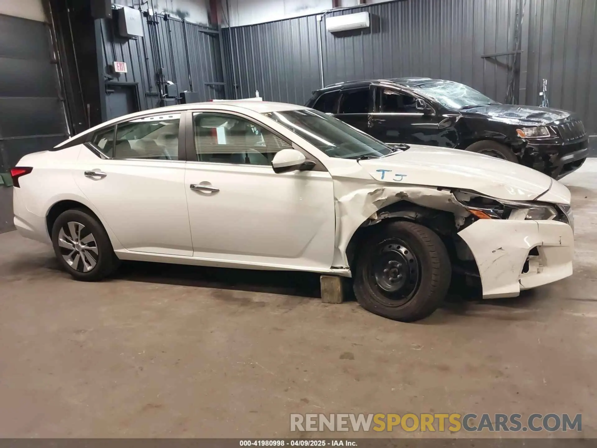 6 Photograph of a damaged car 1N4BL4BV4LC271734 NISSAN ALTIMA 2020